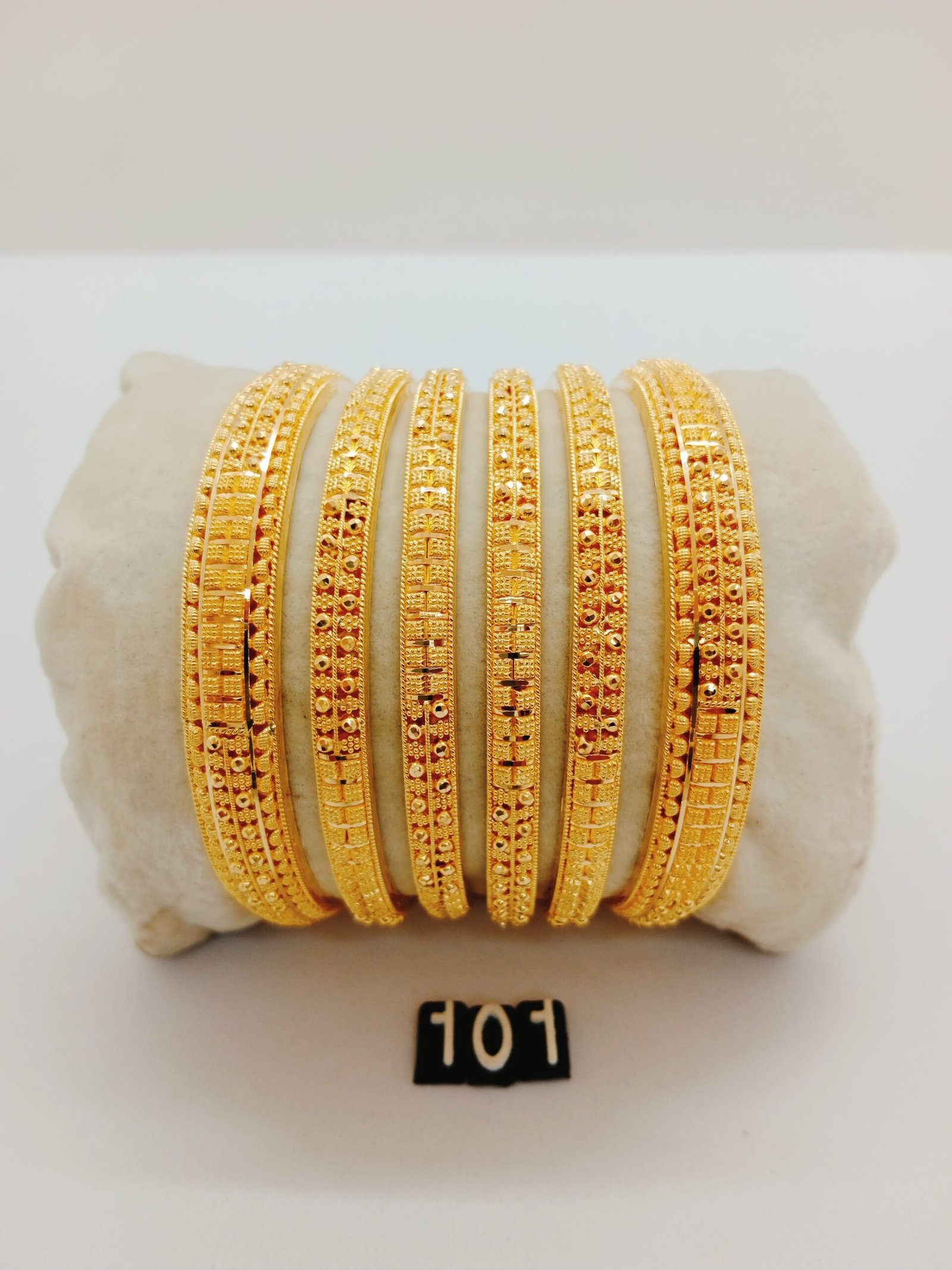 bpbmW.jpg Bangles - Image 1