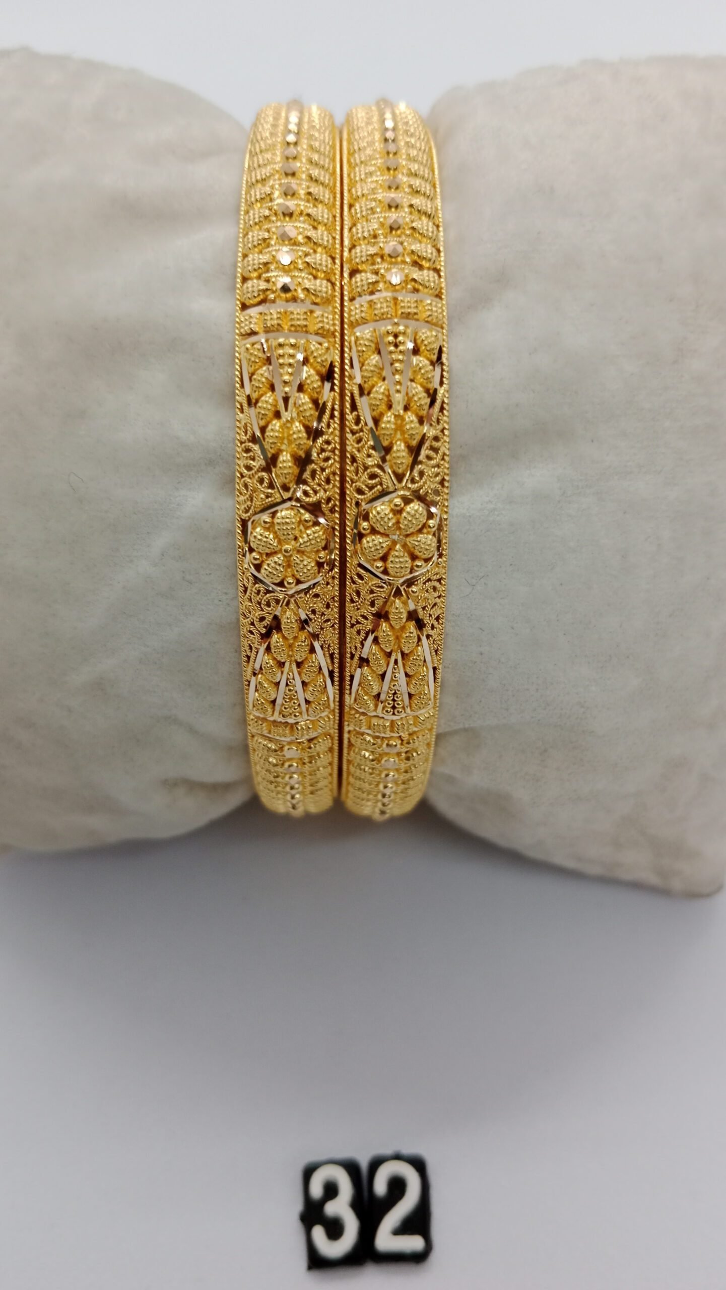 bpbqF.jpg Bangles - Image 1