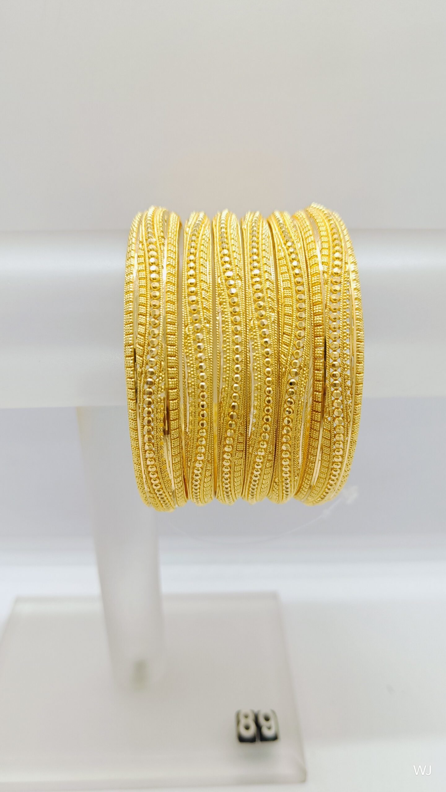 bpbuE.jpg Bangles - Image 1