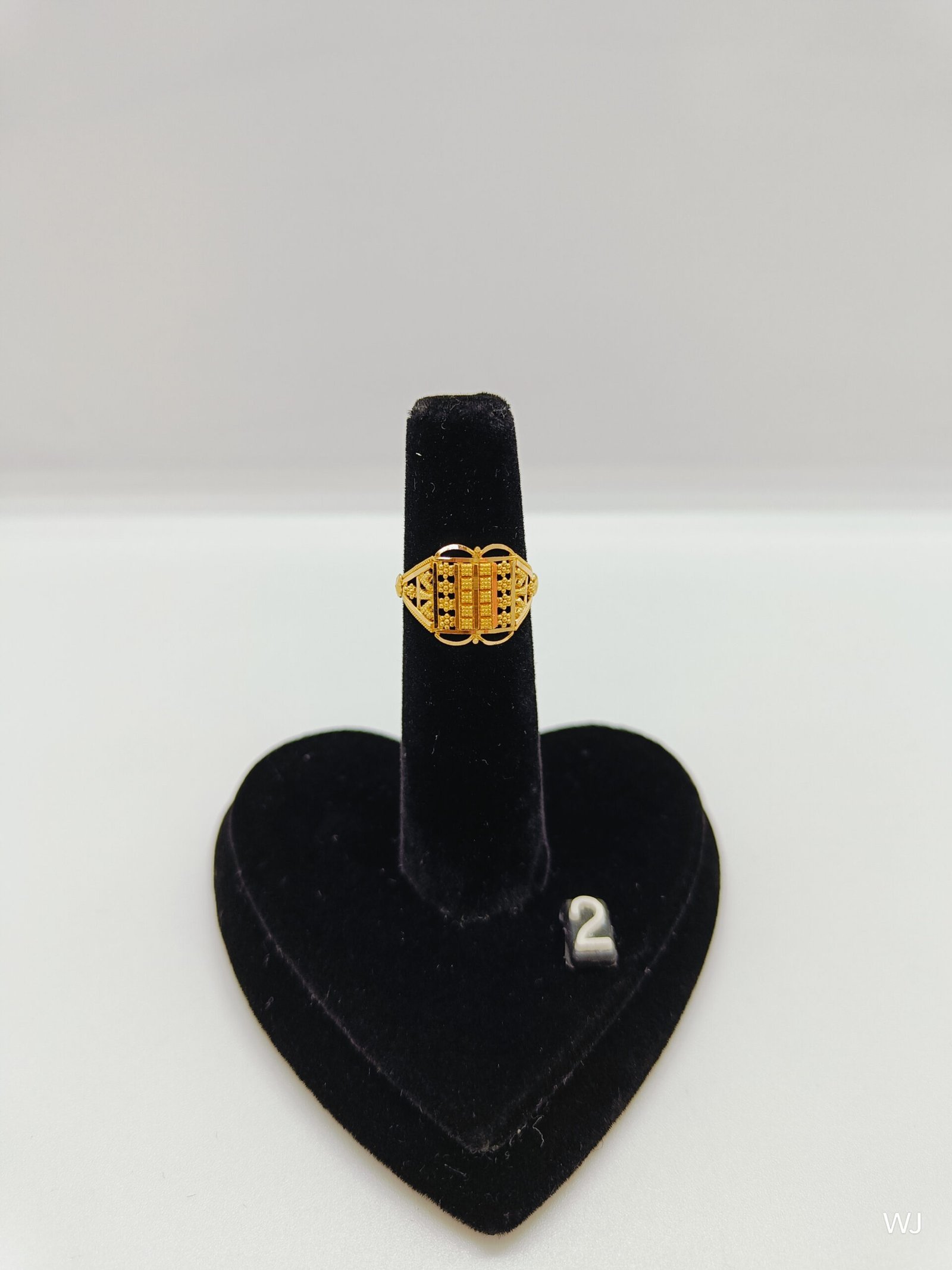 IMG20240829130408.jpg Studs - Image 1