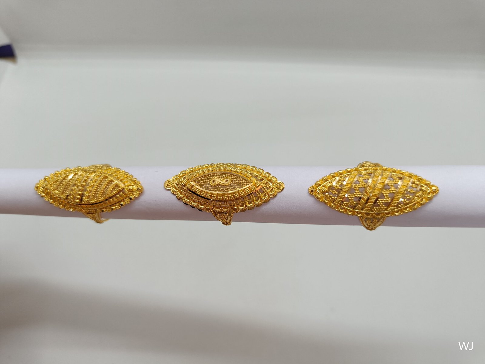 IMG20241022123829.jpg Studs - Image 1