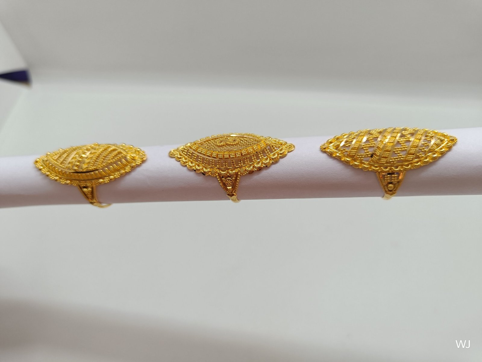 IMG20241022123837.jpg Studs - Image 1