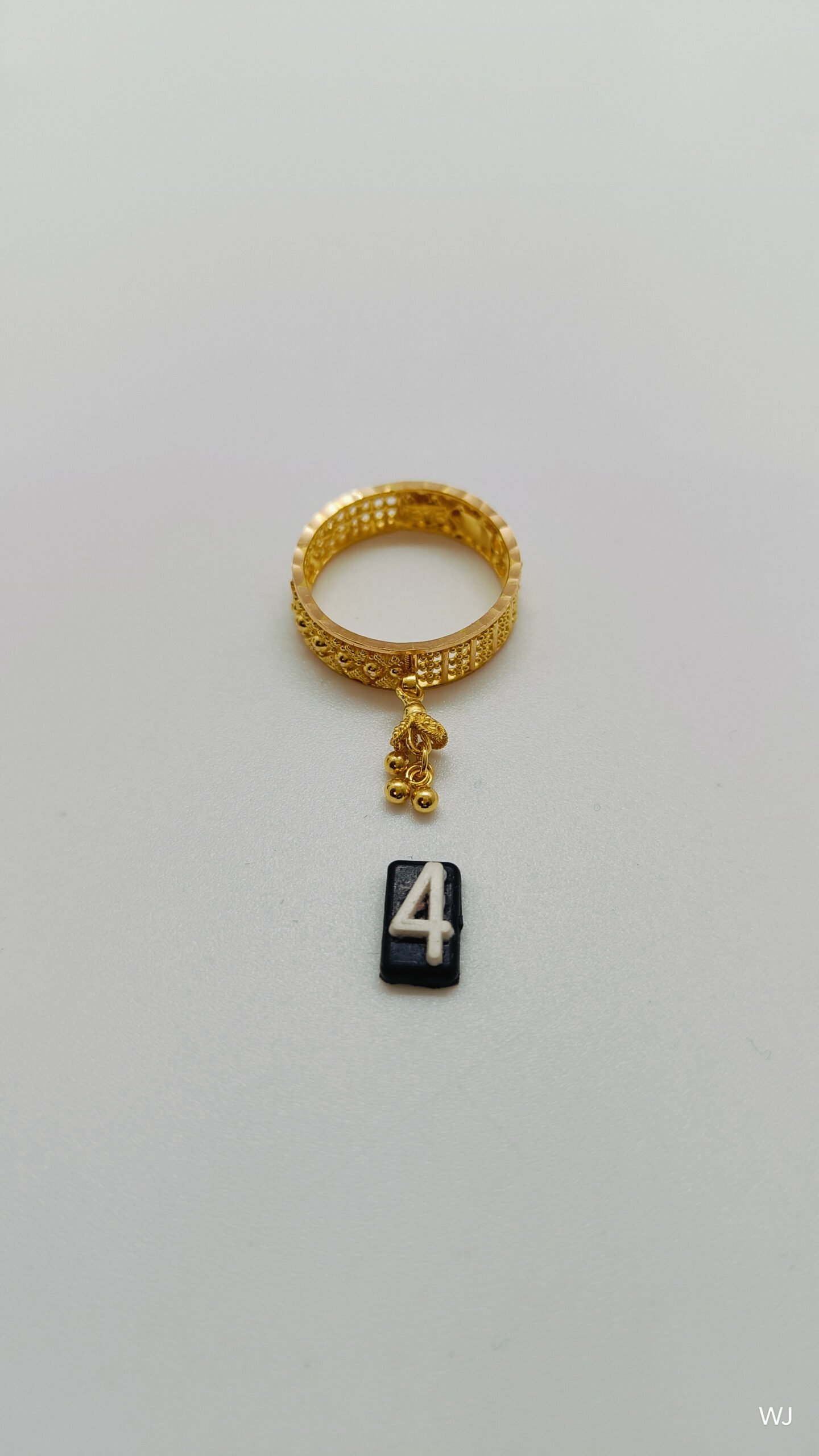 IMG20250211184413.jpg Studs - Image 1