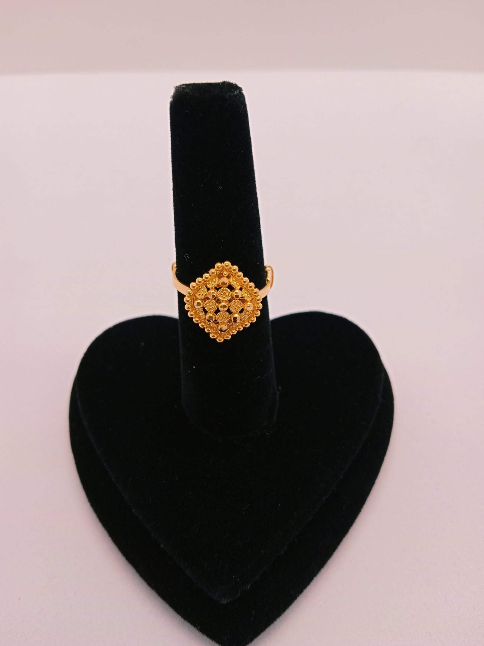 IMG_20231007_1548384cfa08708760fe03.jpg Studs - Image 1