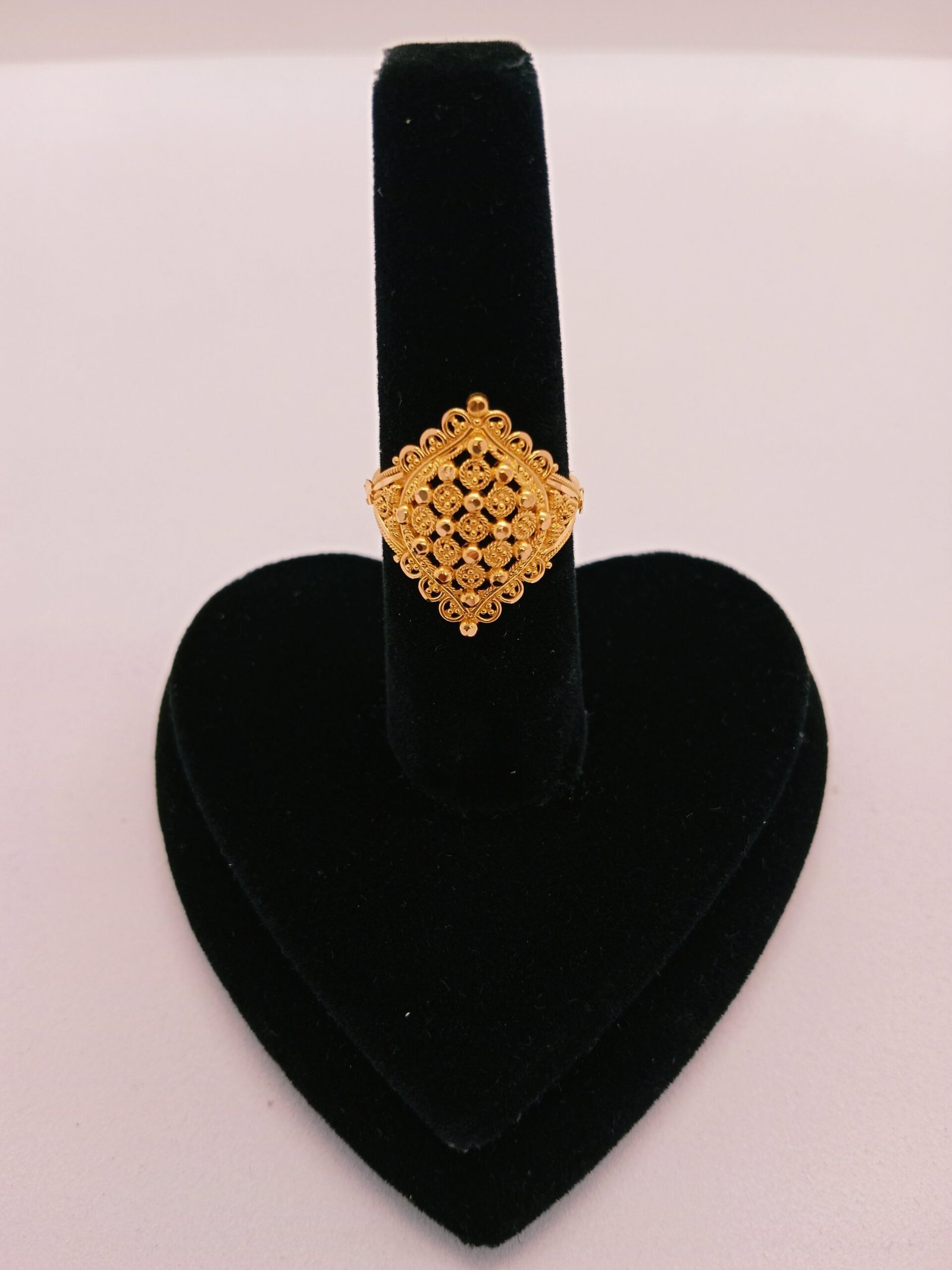 IMG_20231007_1600242d3ef6c03b12737a.jpg Studs - Image 1