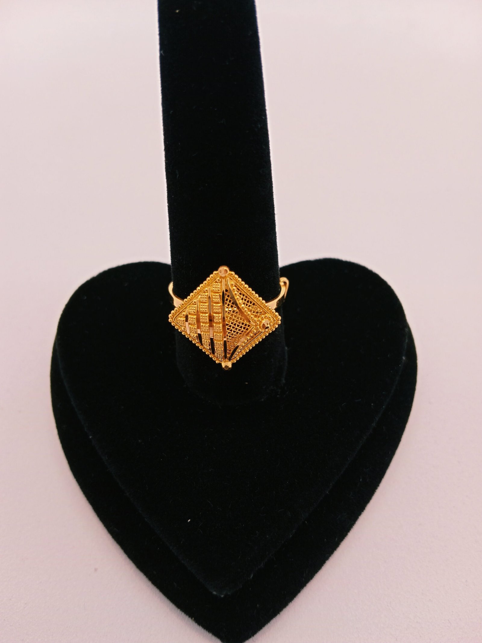 IMG_20231007_160048.jpg Studs - Image 1