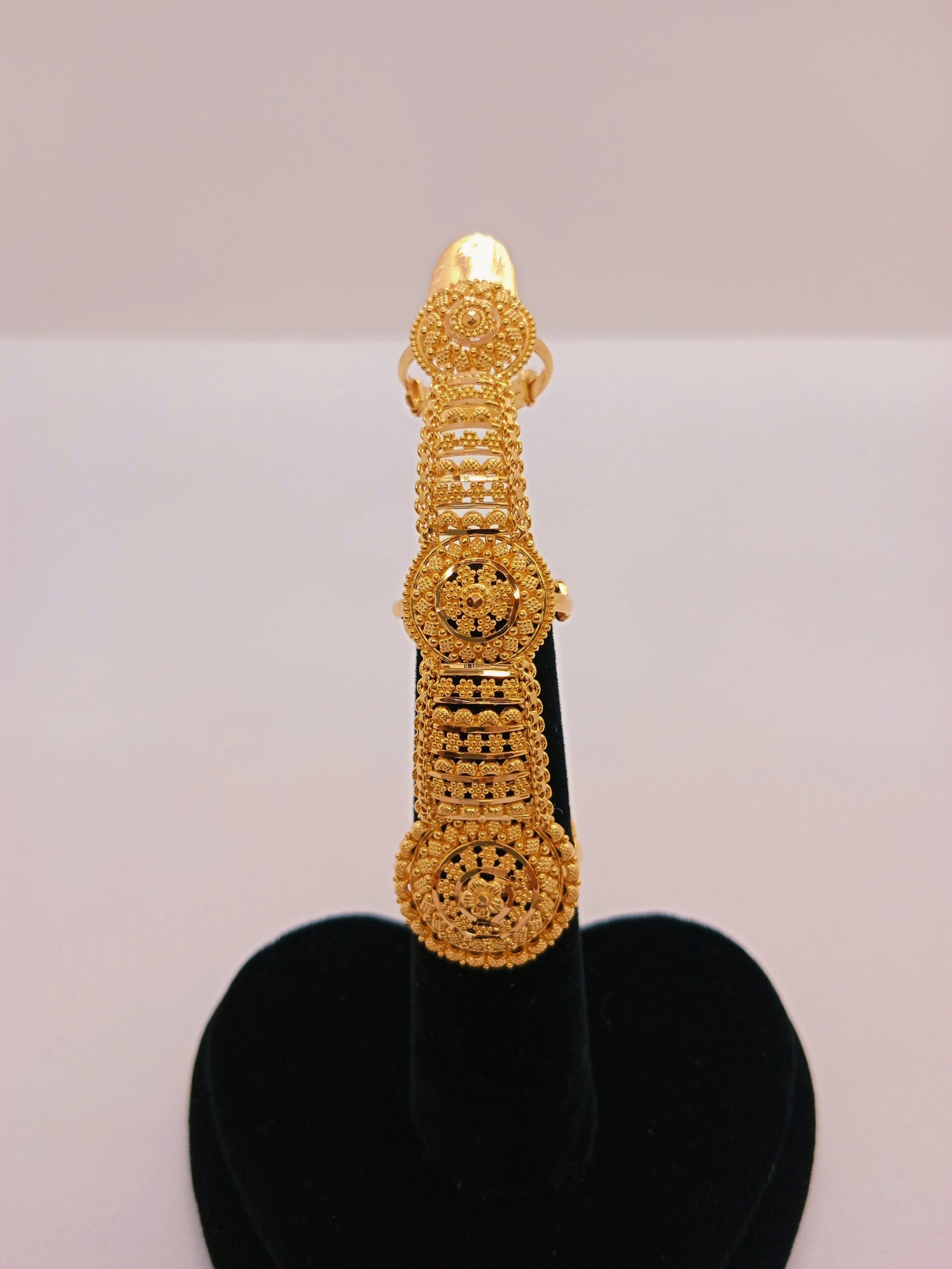 IMG_20231007_162705260c656efaf5cd2c.jpg Studs - Image 1