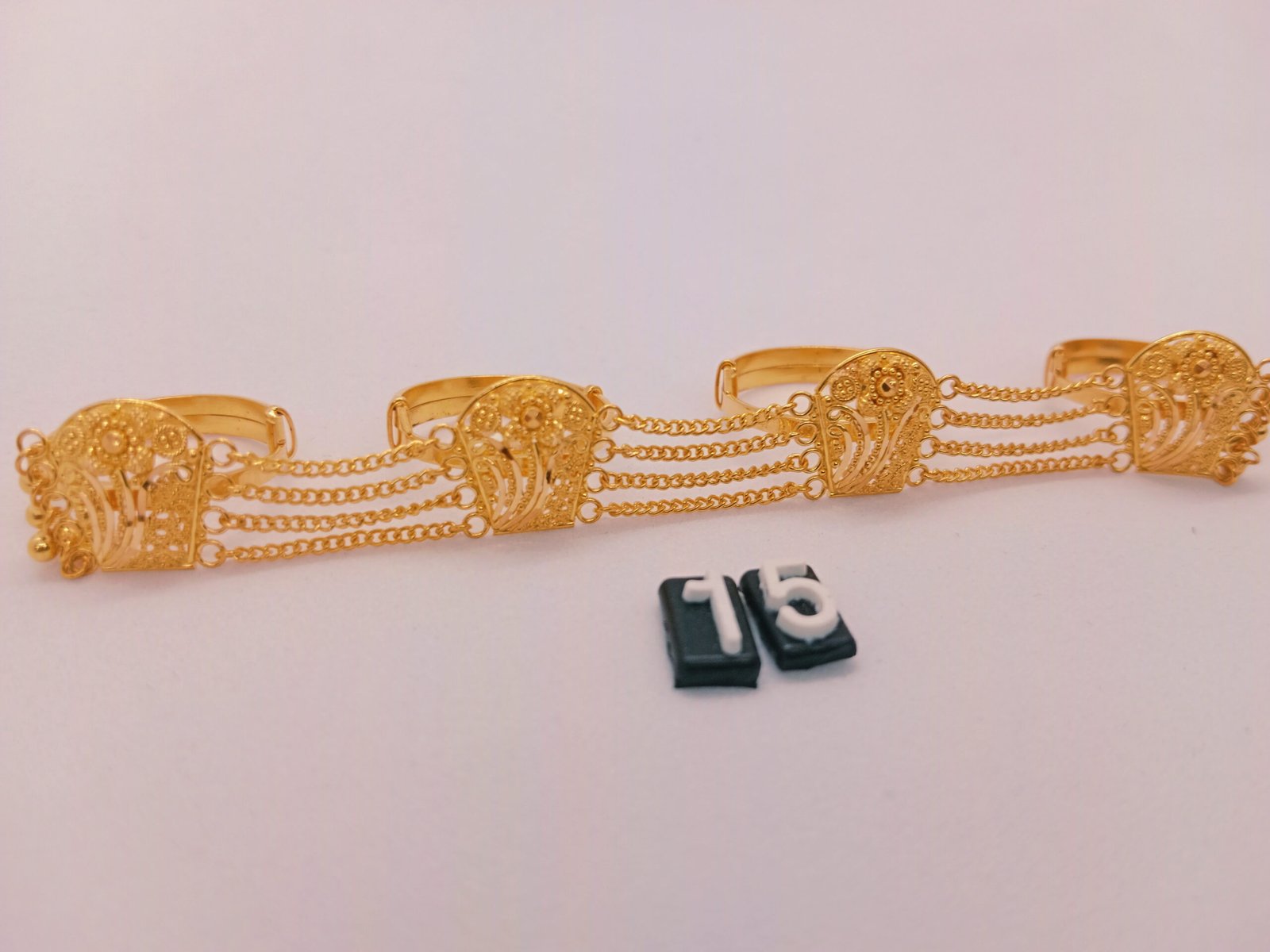 IMG_20231007_17371642be8642b62f56a9.jpg Studs - Image 1