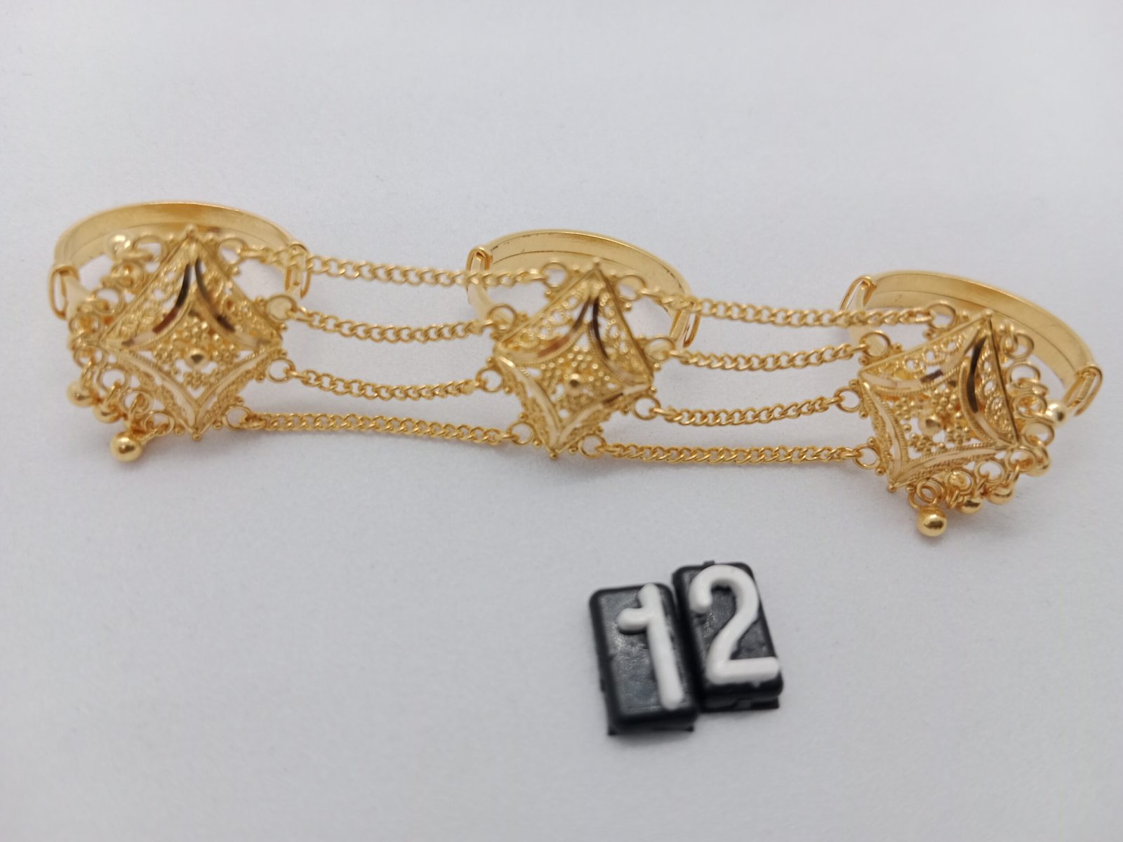 IMG_20231007_174047189d0bda7e841261.jpg Studs - Image 1