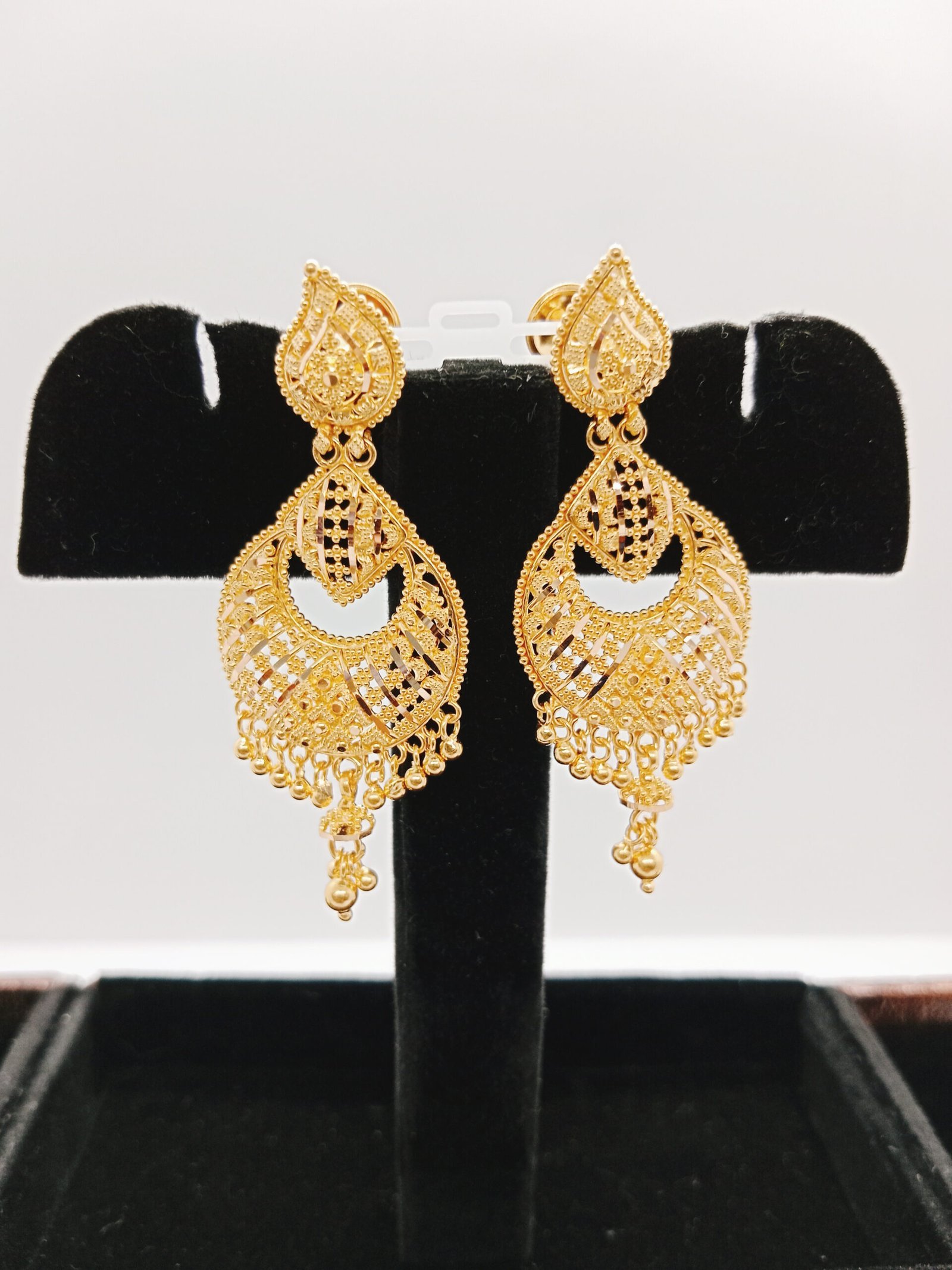 IMG_20231202_172825.jpg Chand Bali & Ear Rings - Image 1