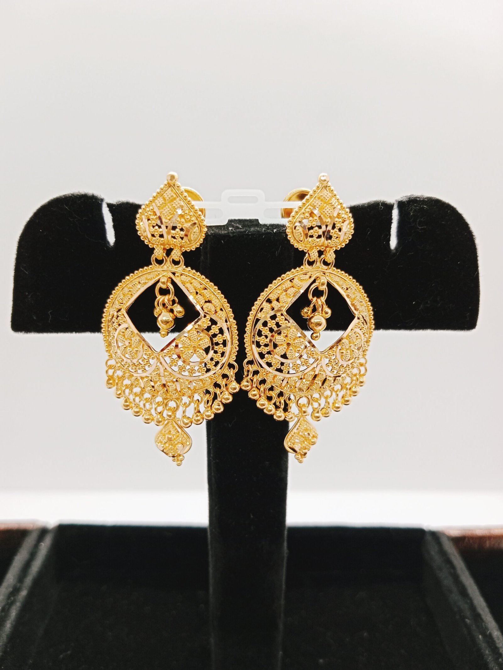 IMG_20231202_173013.jpg Chand Bali & Ear Rings - Image 1