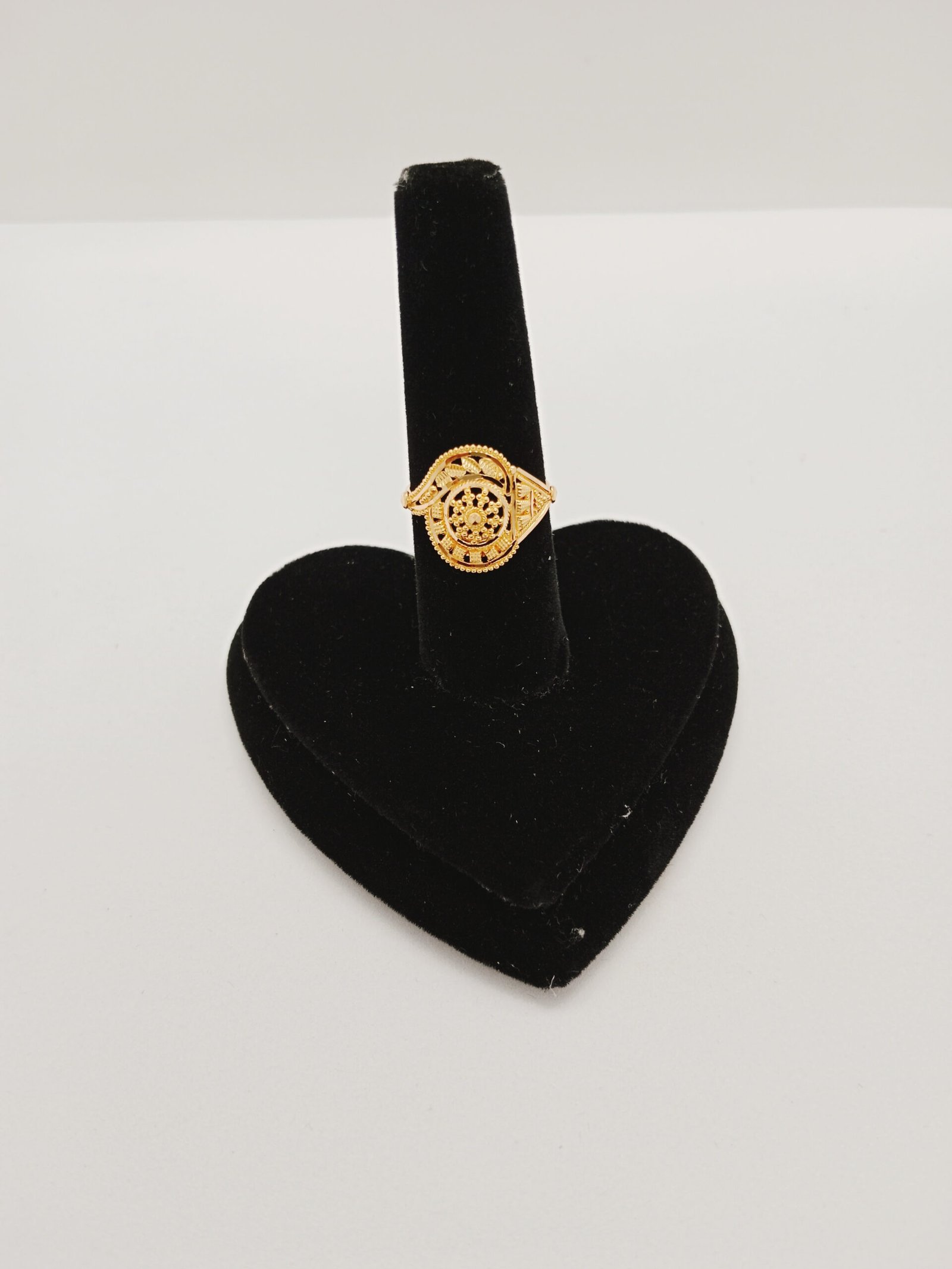 IMG_20231202_1752497b92372a84c13651.jpg Studs - Image 1