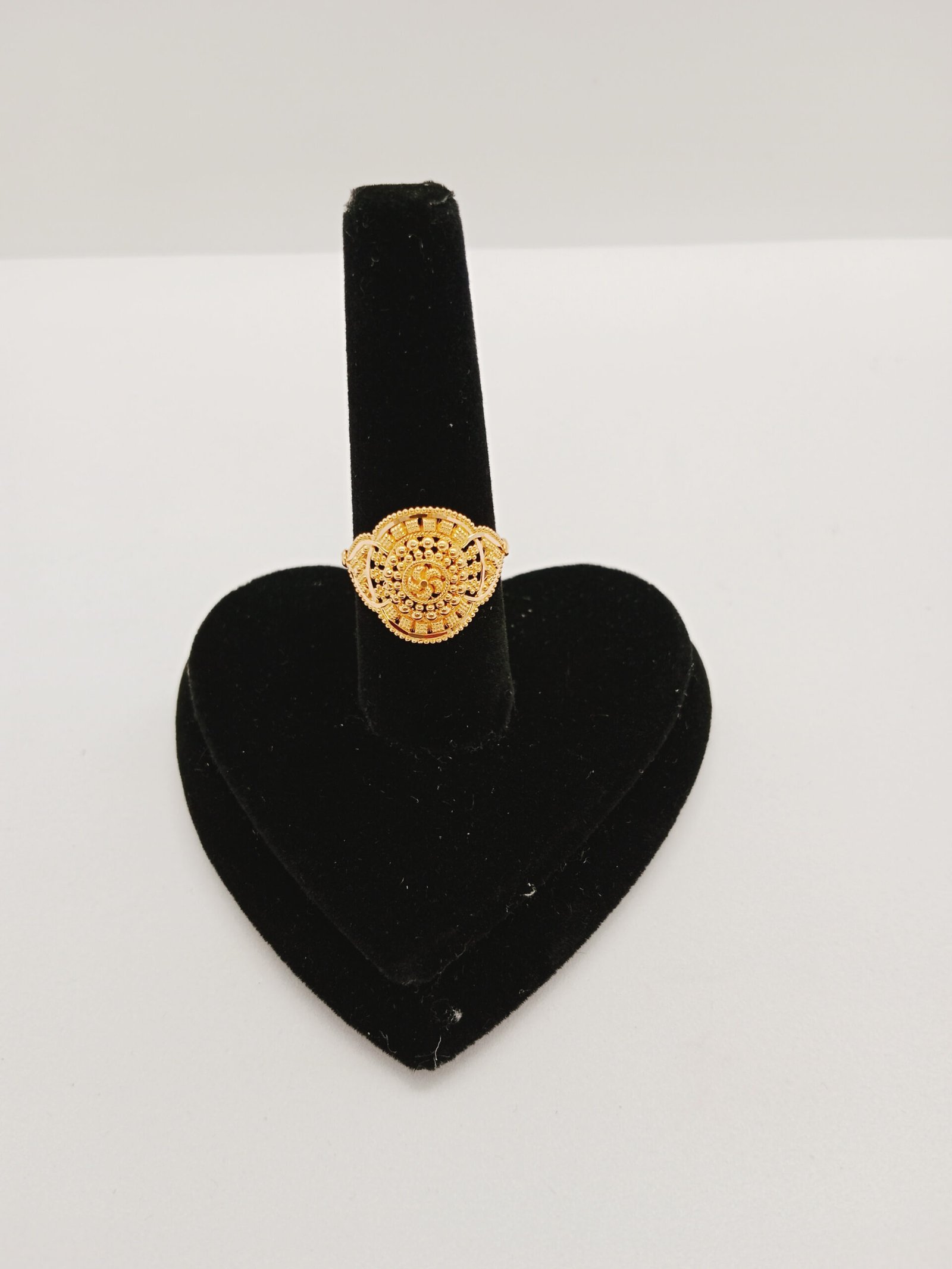 IMG_20231202_175643c963d62b48de2244.jpg Studs - Image 1