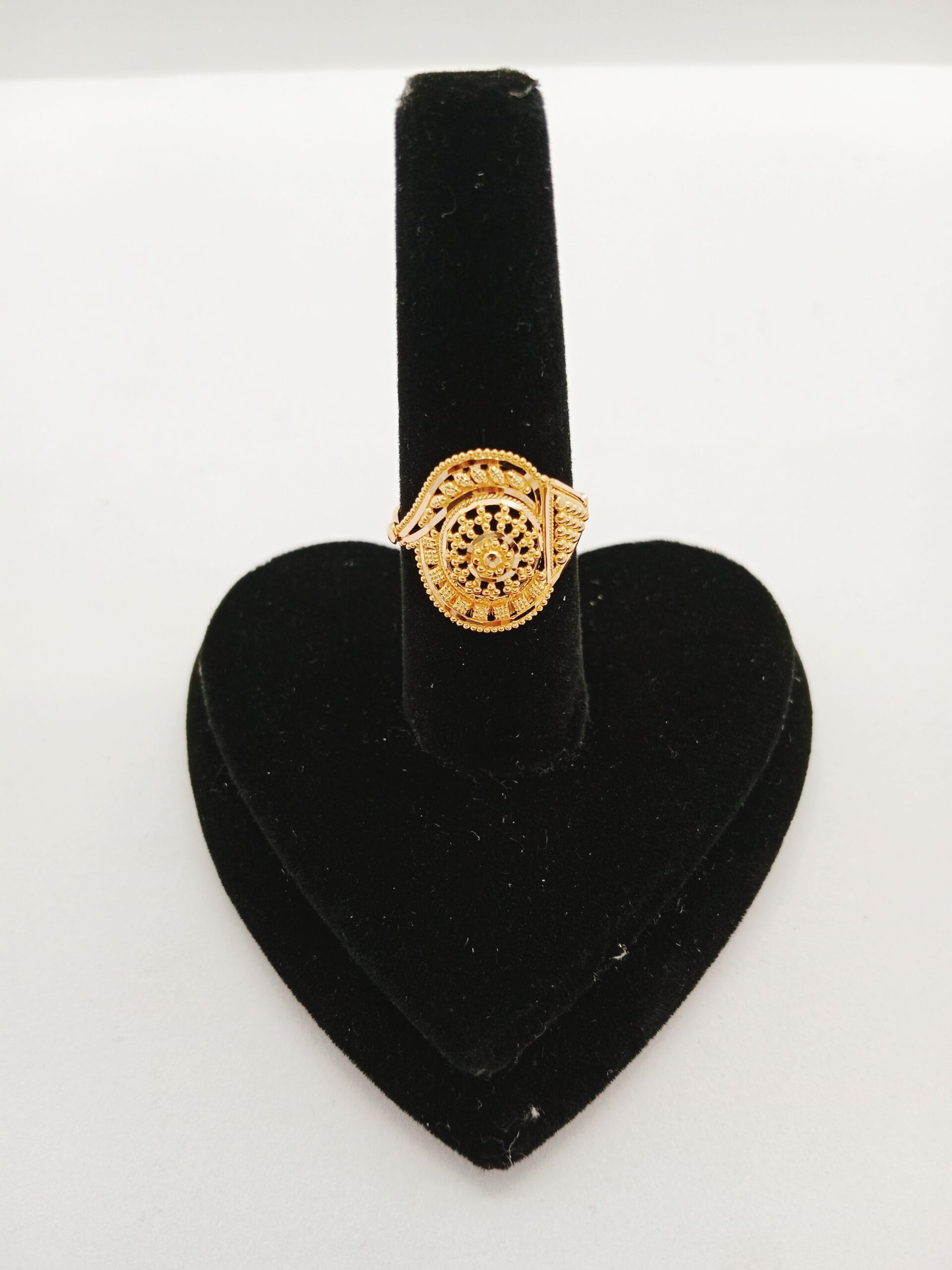 IMG_20231202_180025.jpg Studs - Image 1