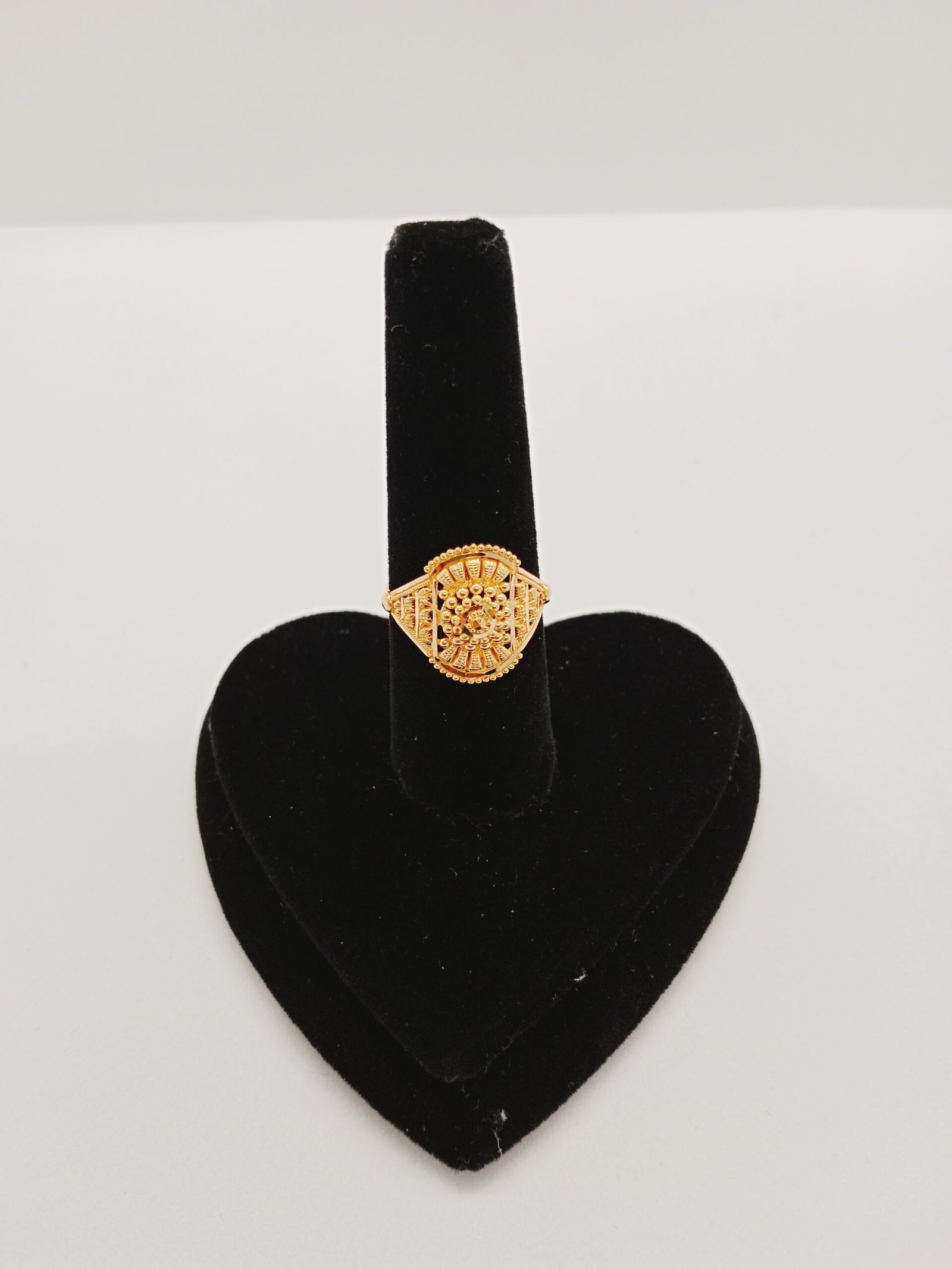 IMG_20231202_180211.jpg Studs - Image 1