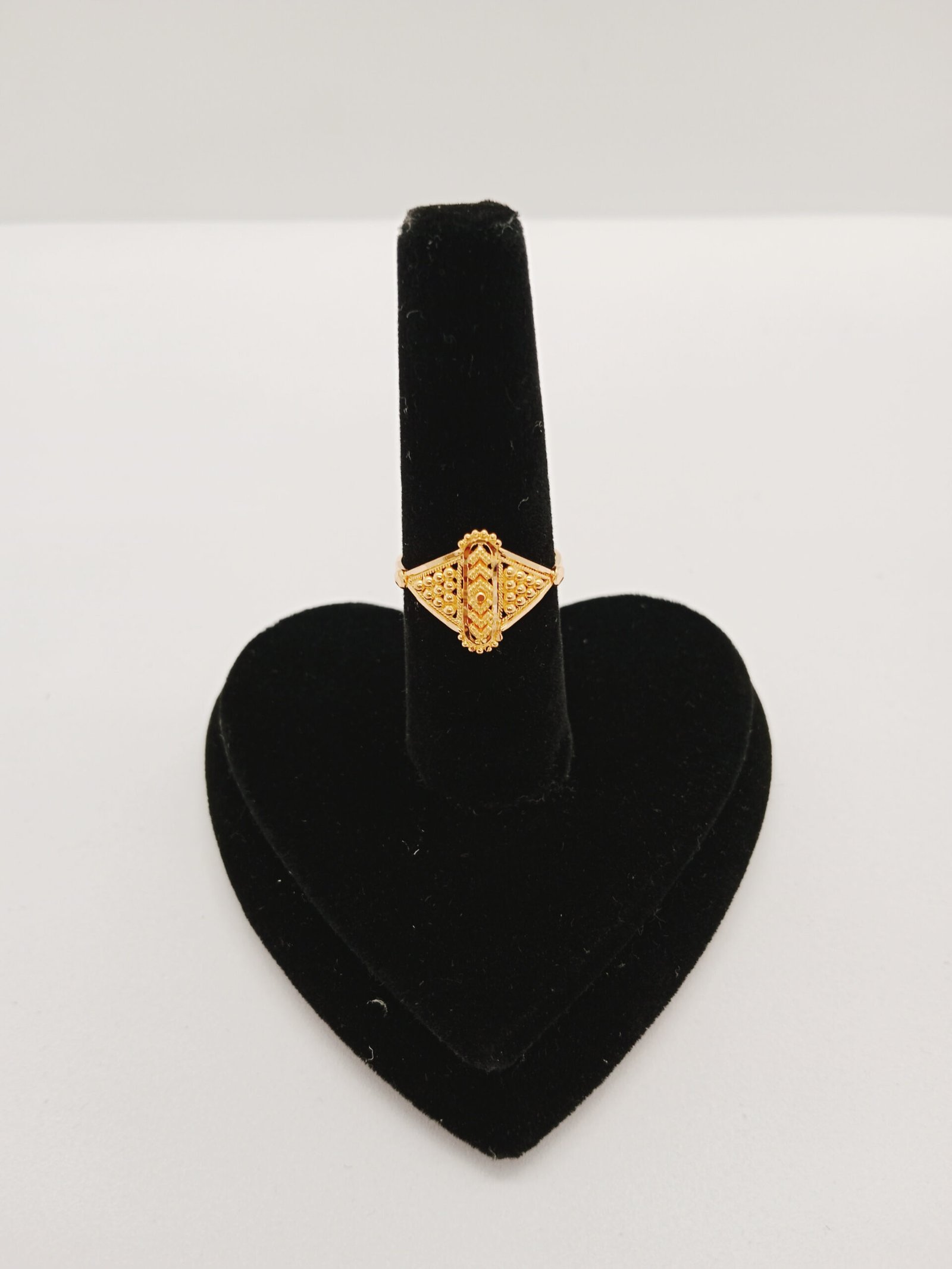 IMG_20231202_180248.jpg Studs - Image 1