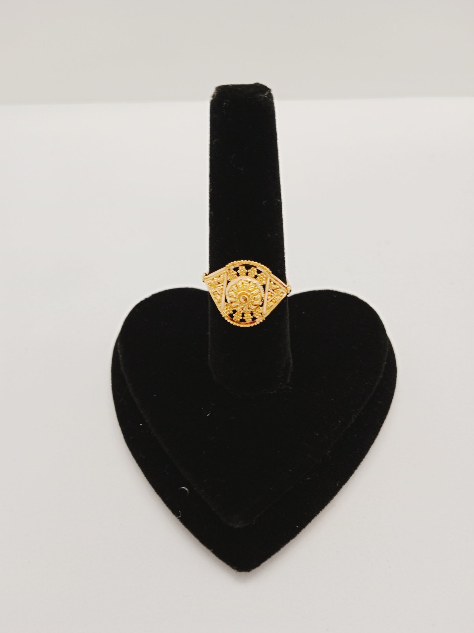 IMG_20231202_180306.jpg Studs - Image 1