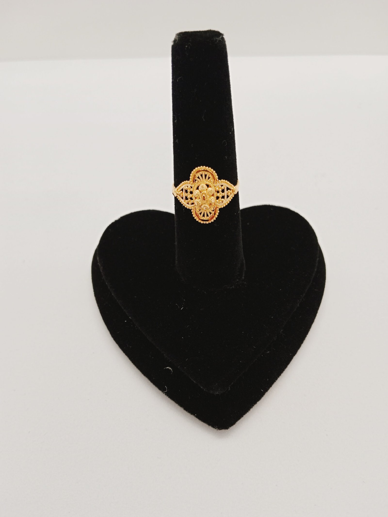 IMG_20231202_180323.jpg Studs - Image 1