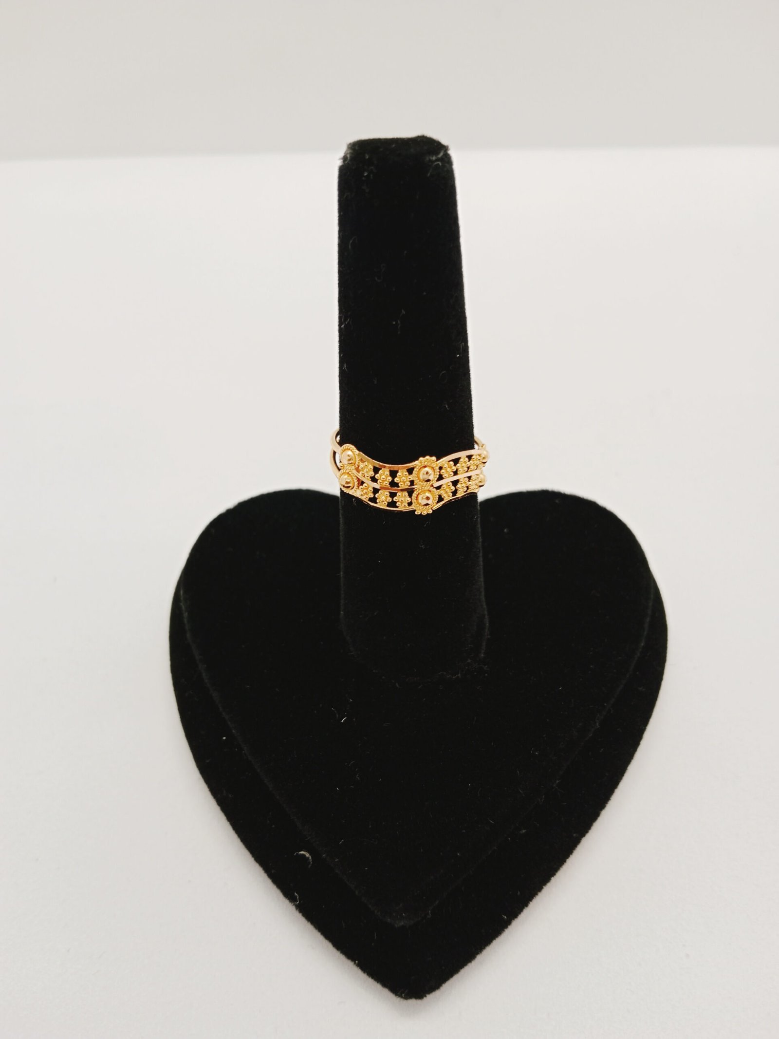 IMG_20231202_180423.jpg Studs - Image 1