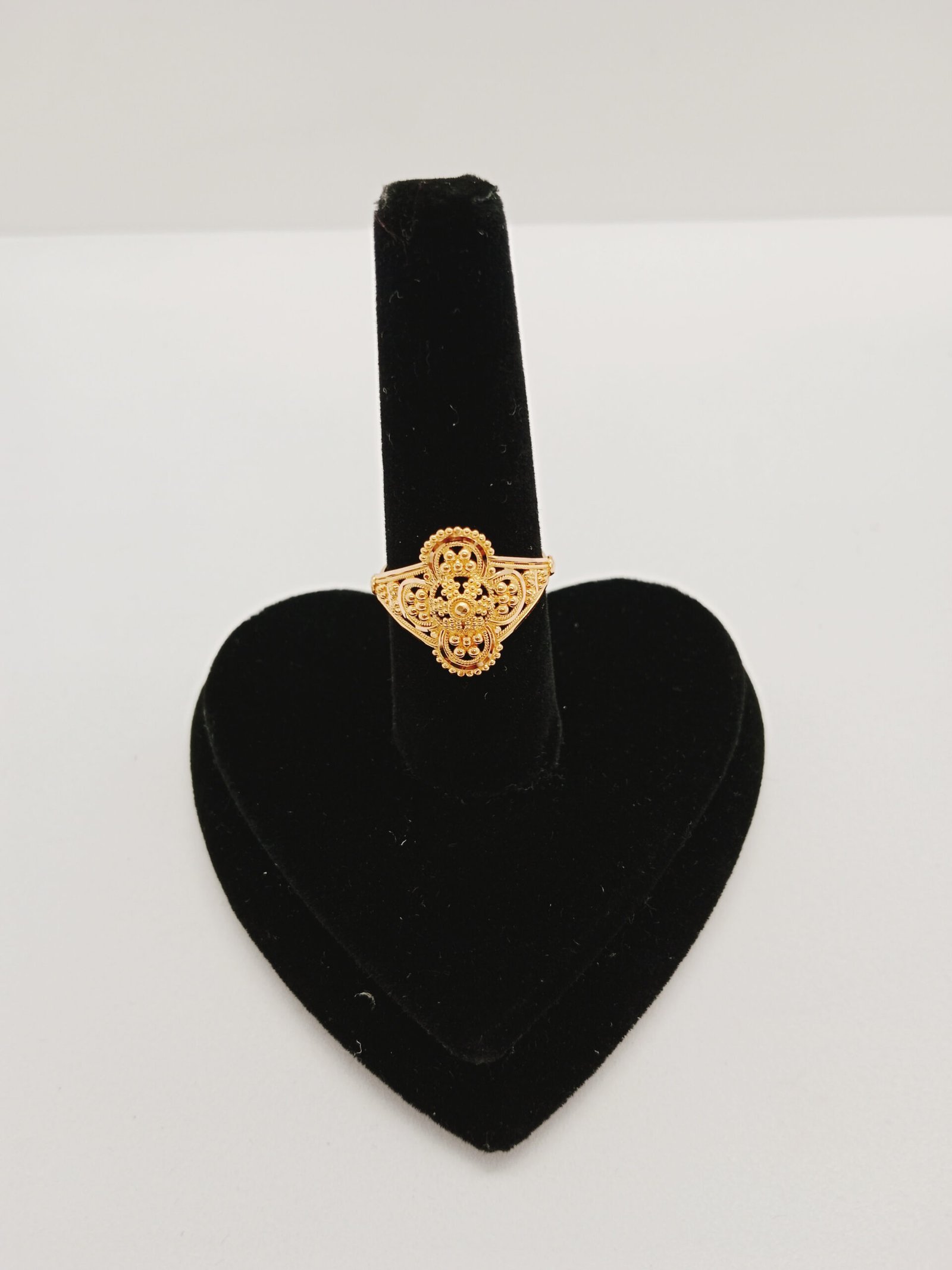 IMG_20231202_180632.jpg Studs - Image 1