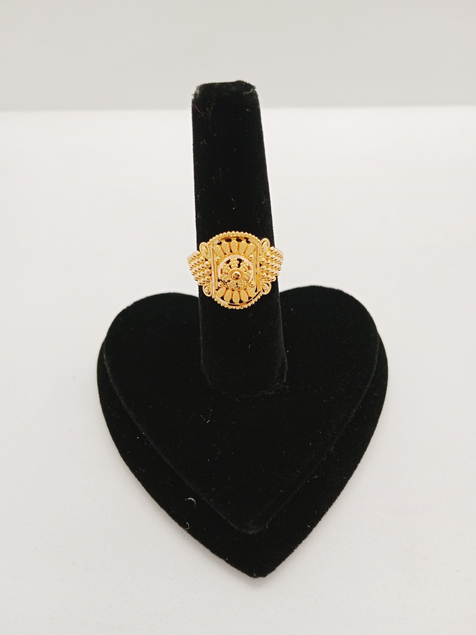 IMG_20231202_180643.jpg Studs - Image 1