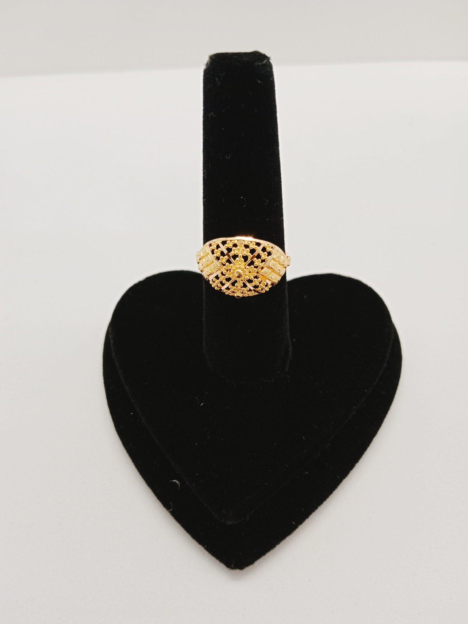 IMG_20231202_180731.jpg Studs - Image 1