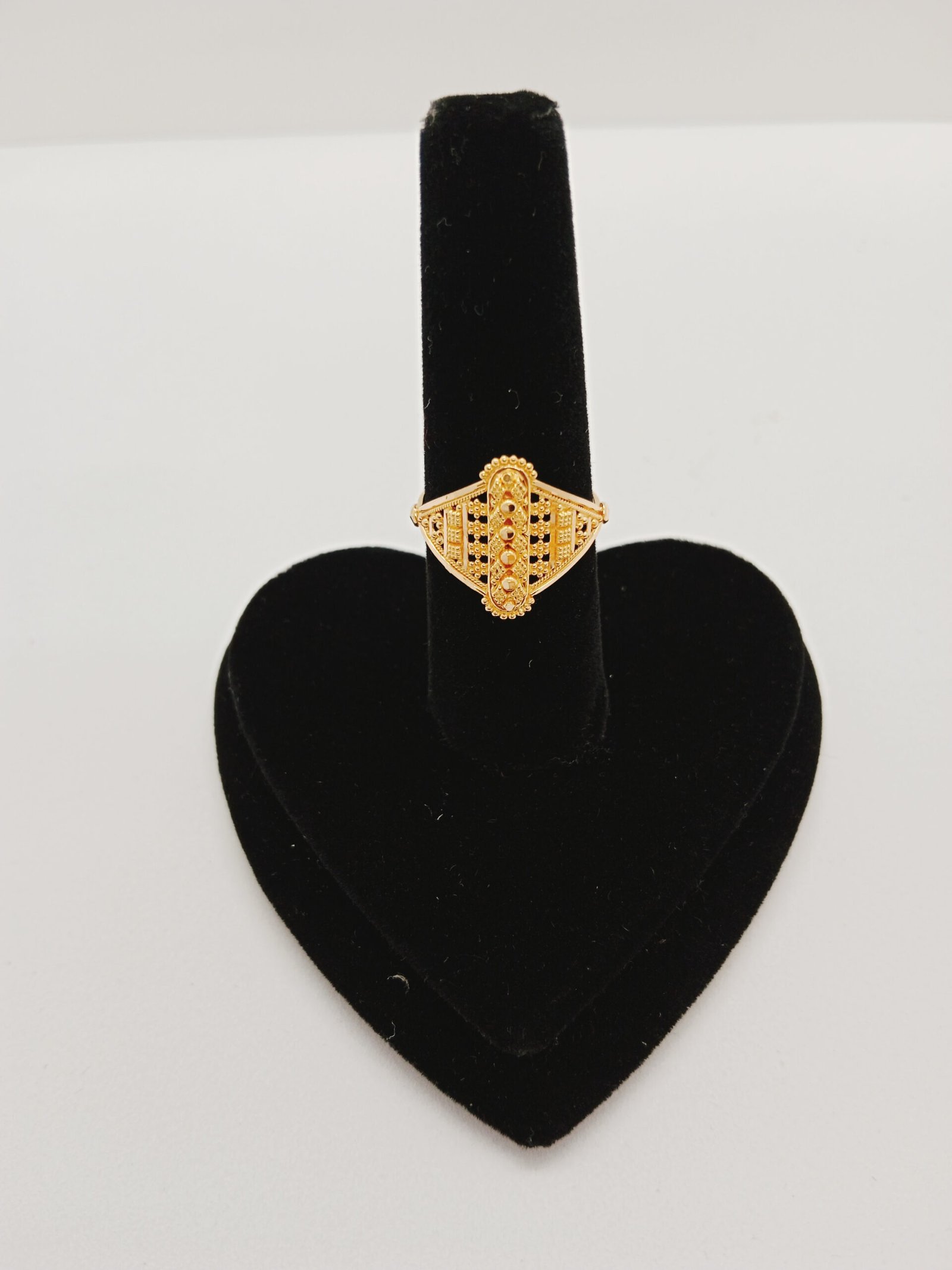 IMG_20231202_180740.jpg Studs - Image 1