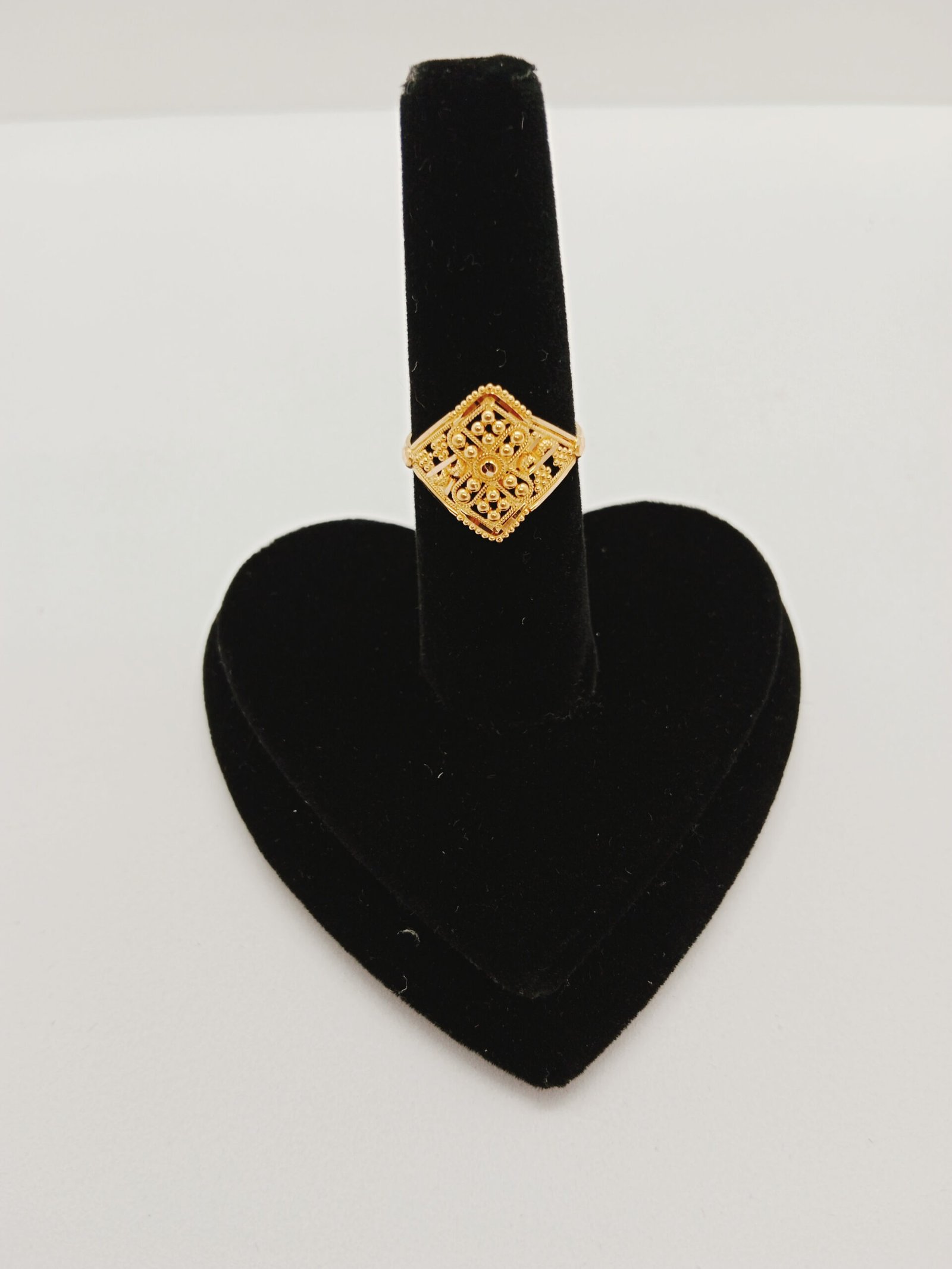 IMG_20231202_180811.jpg Studs - Image 1