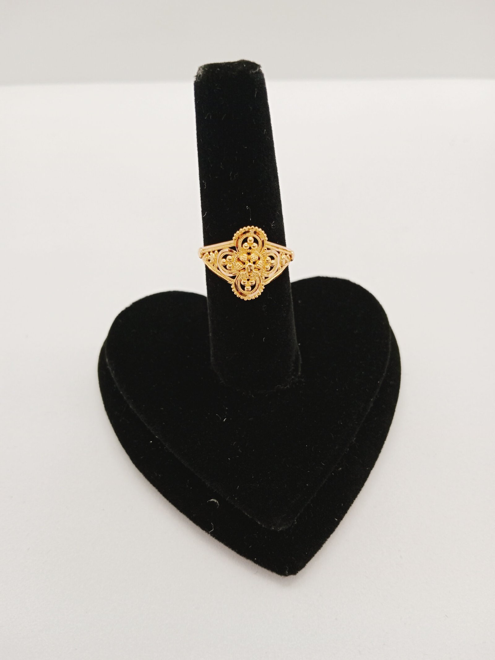 IMG_20231202_180822.jpg Studs - Image 1