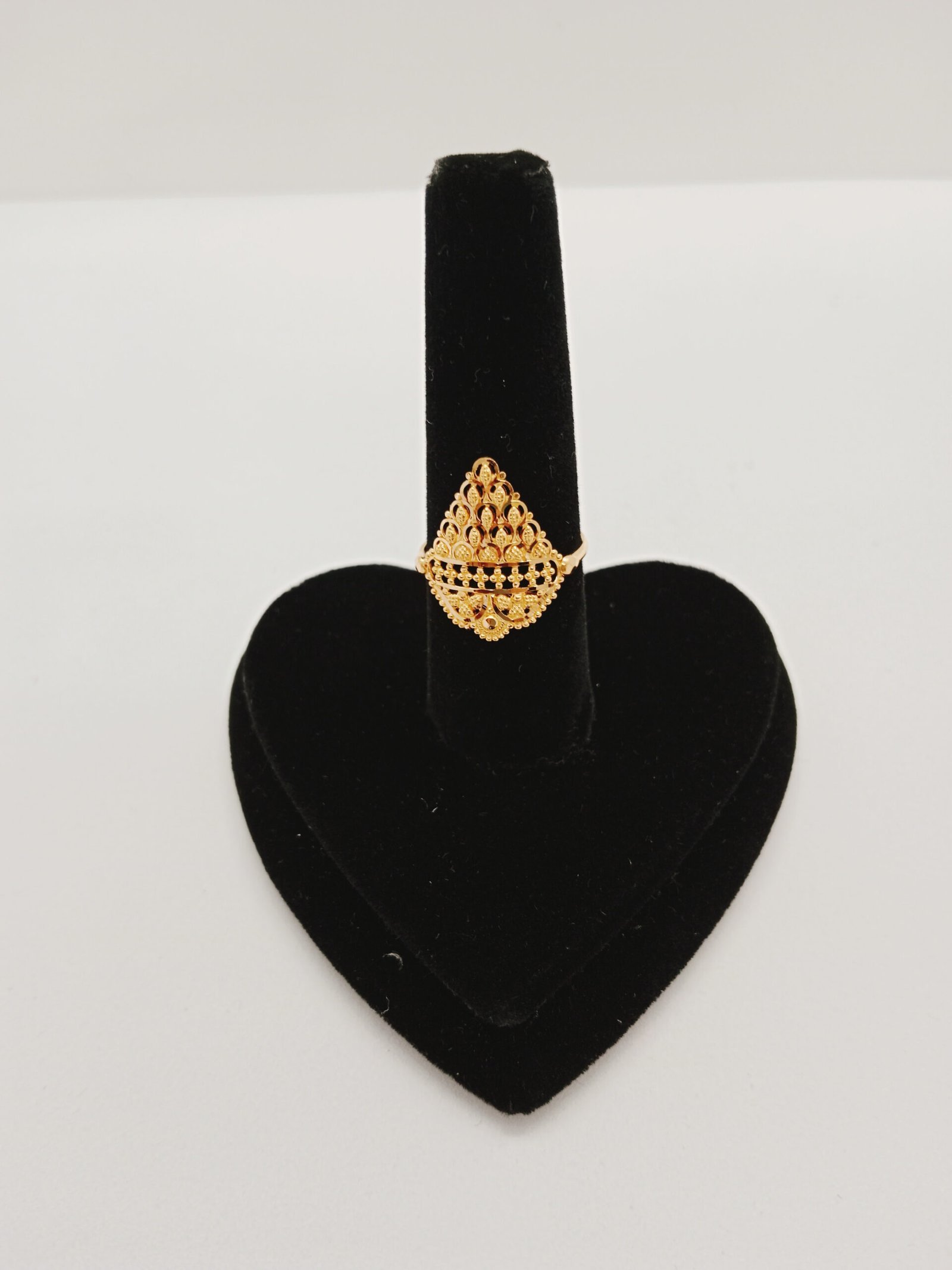 IMG_20231202_180834.jpg Studs - Image 1