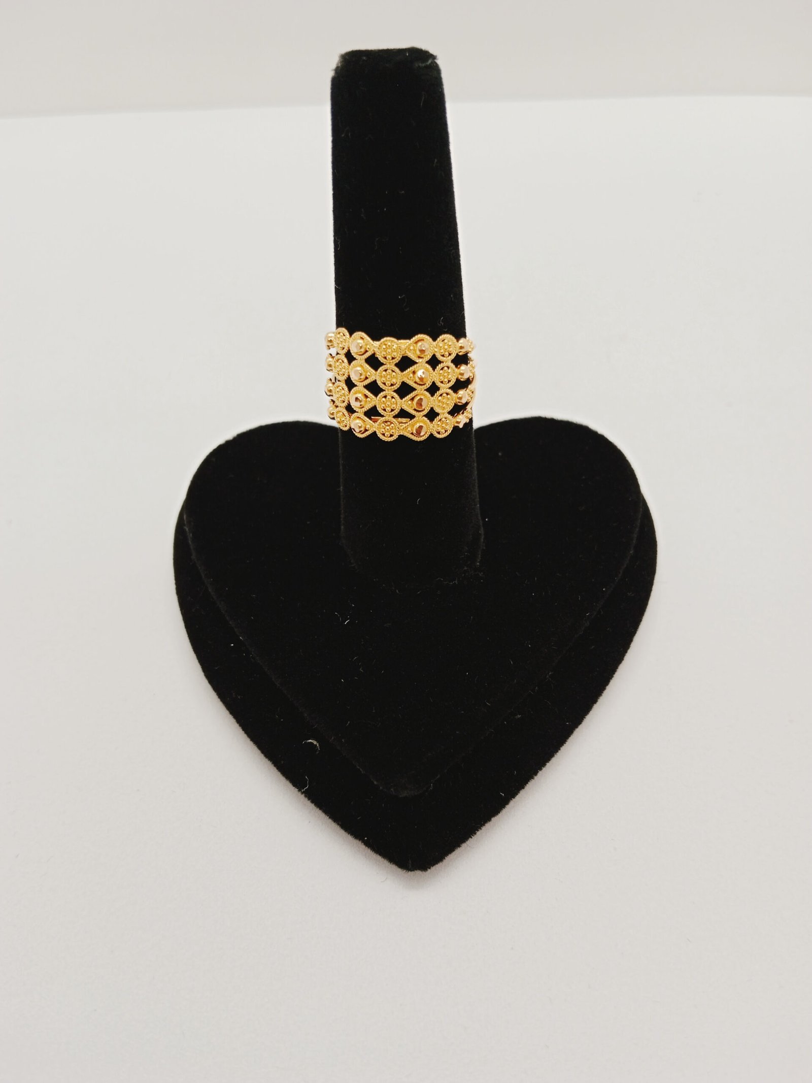 IMG_20231202_180845.jpg Studs - Image 1