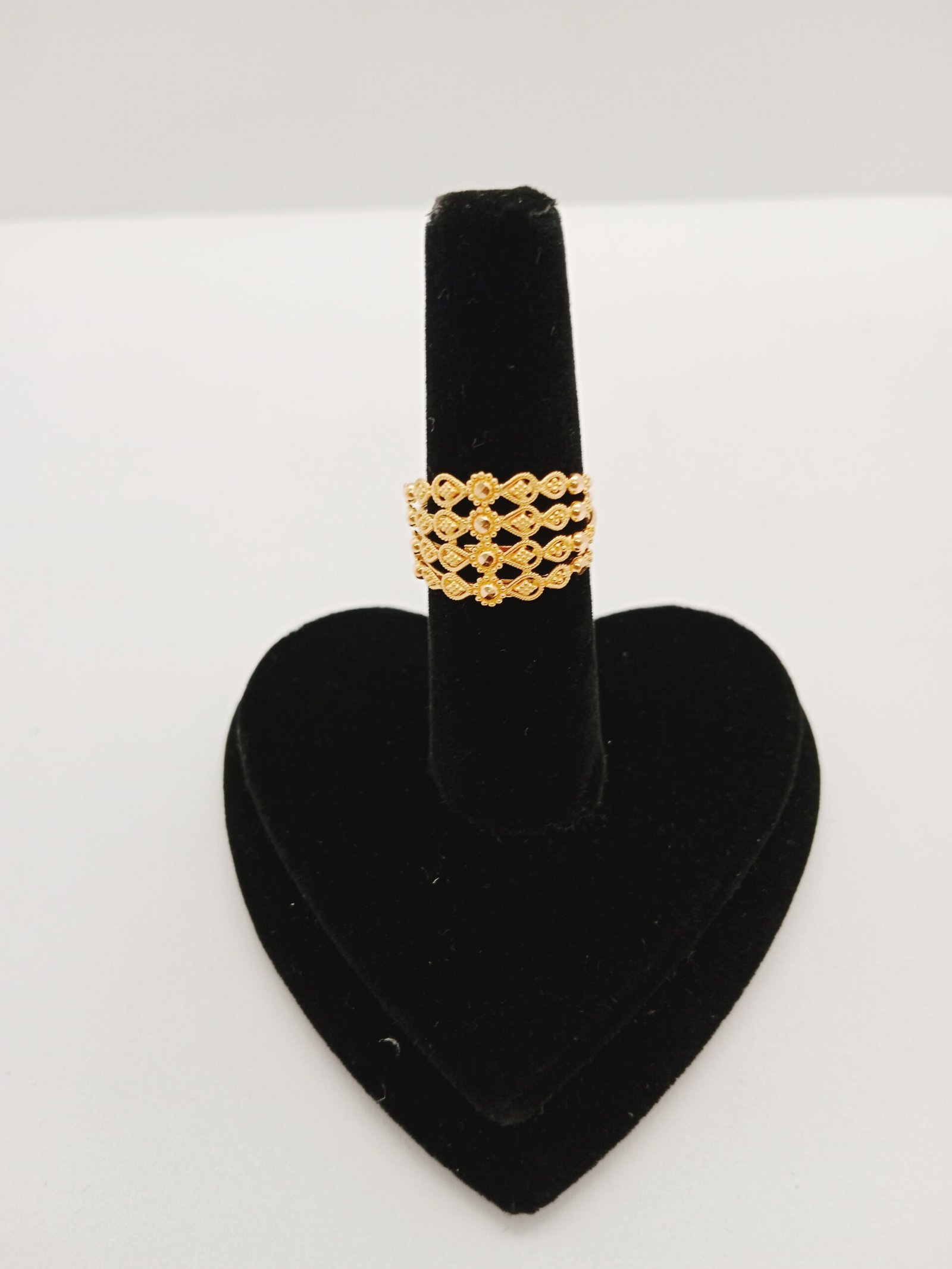 IMG_20231202_180856.jpg Studs - Image 1