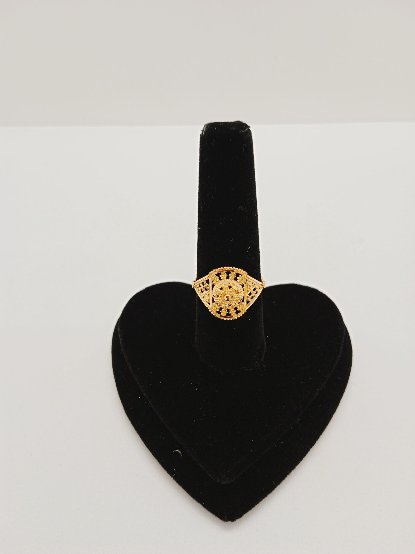 IMG_20231202_181042.jpg Studs - Image 1