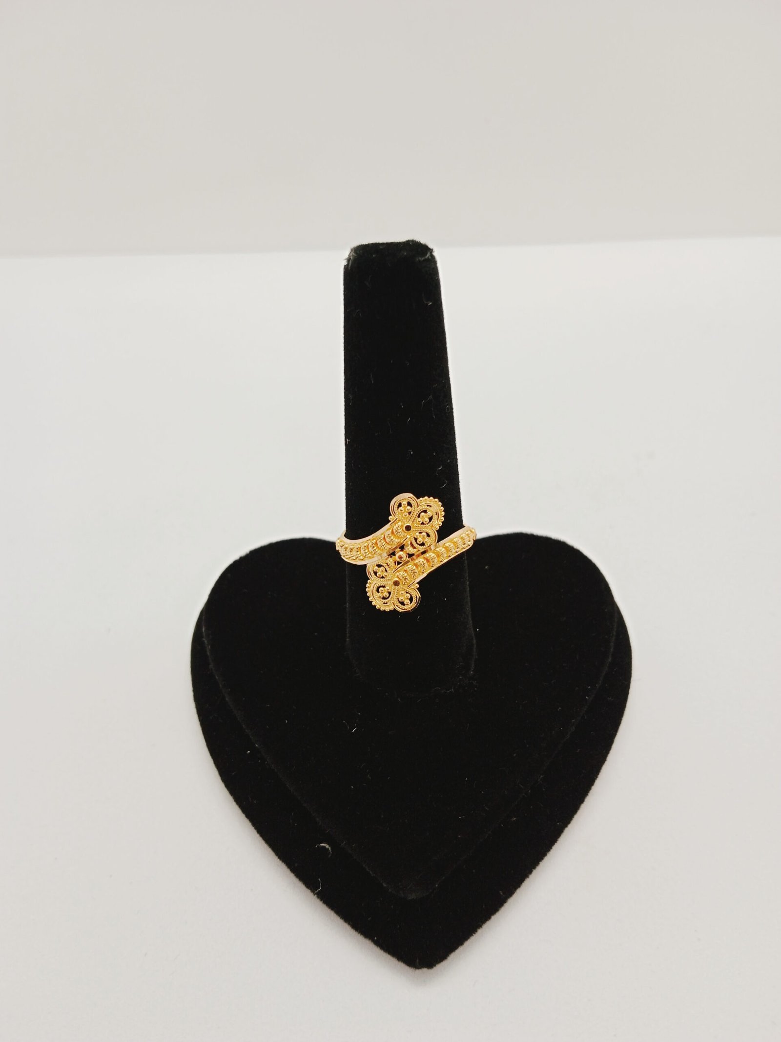 IMG_20231202_181139.jpg Studs - Image 1