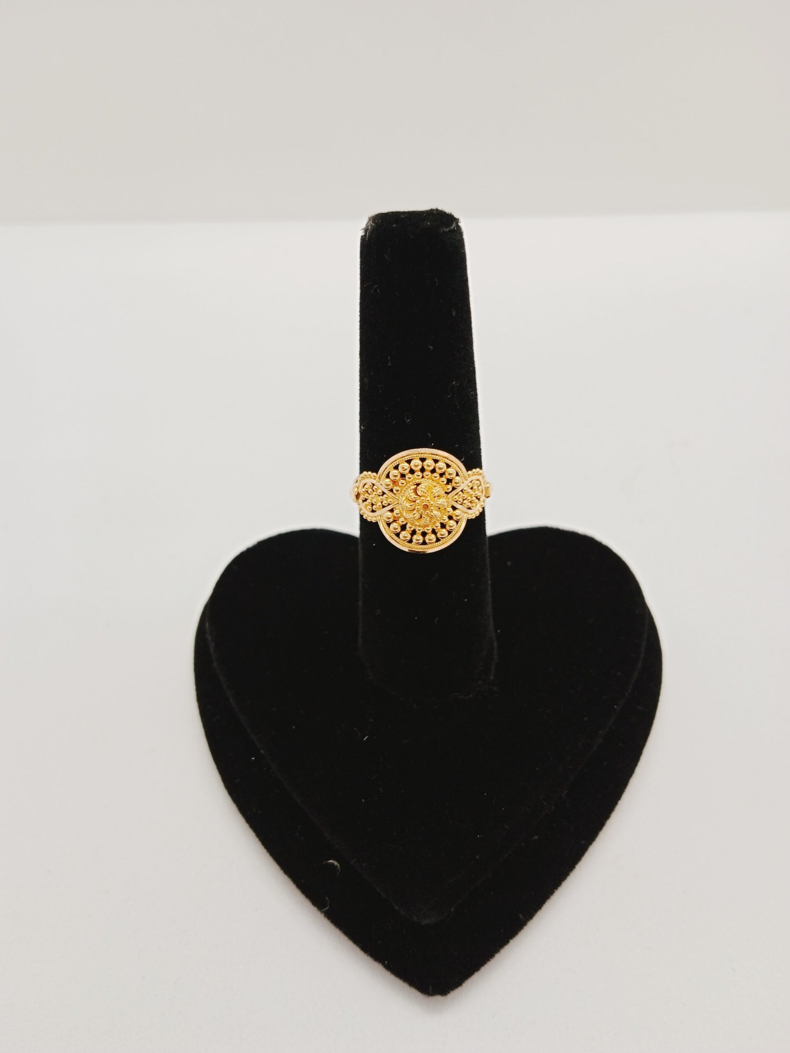 IMG_20231202_181147.jpg Studs - Image 1