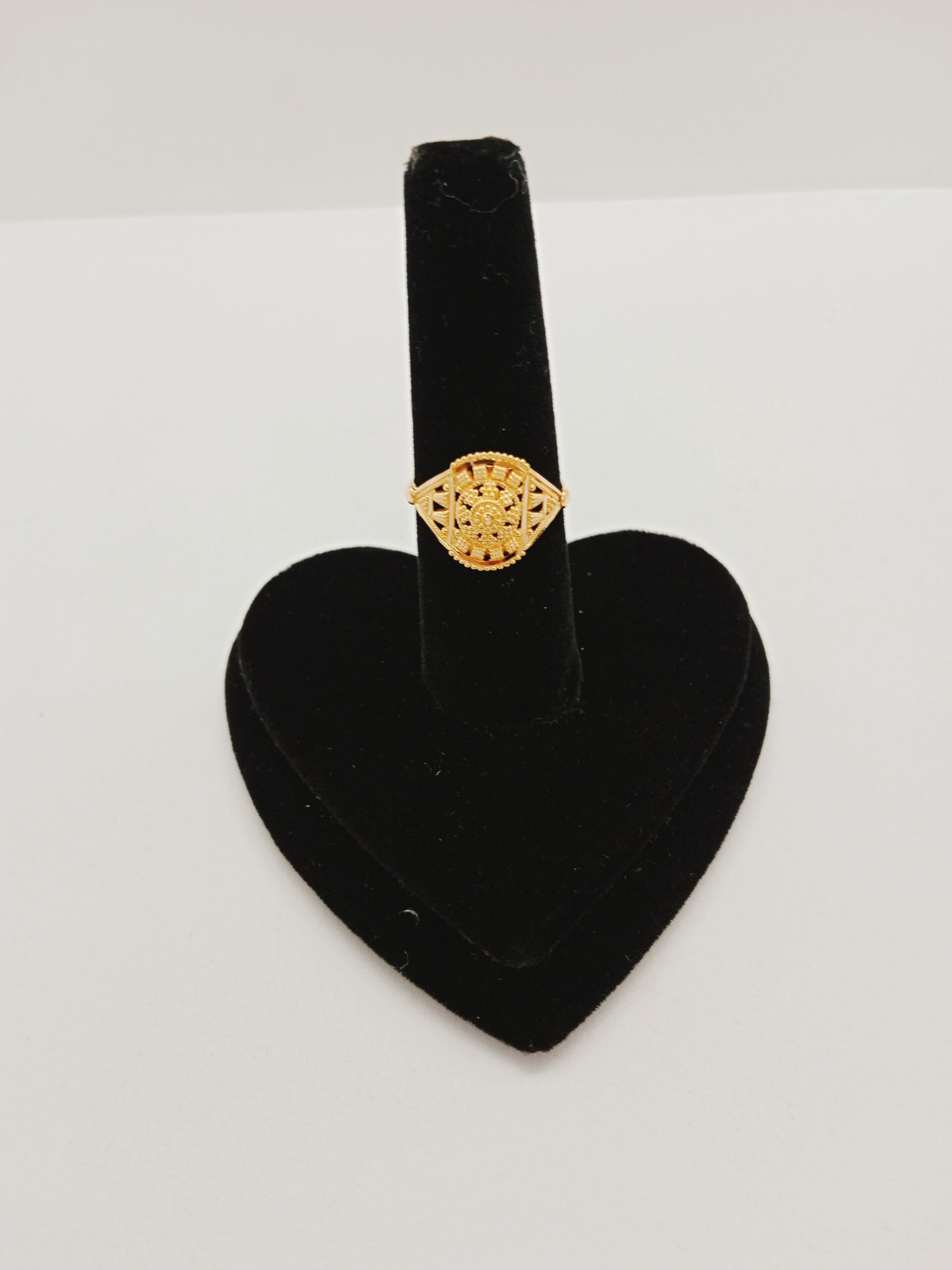 IMG_20231202_181415.jpg Studs - Image 1