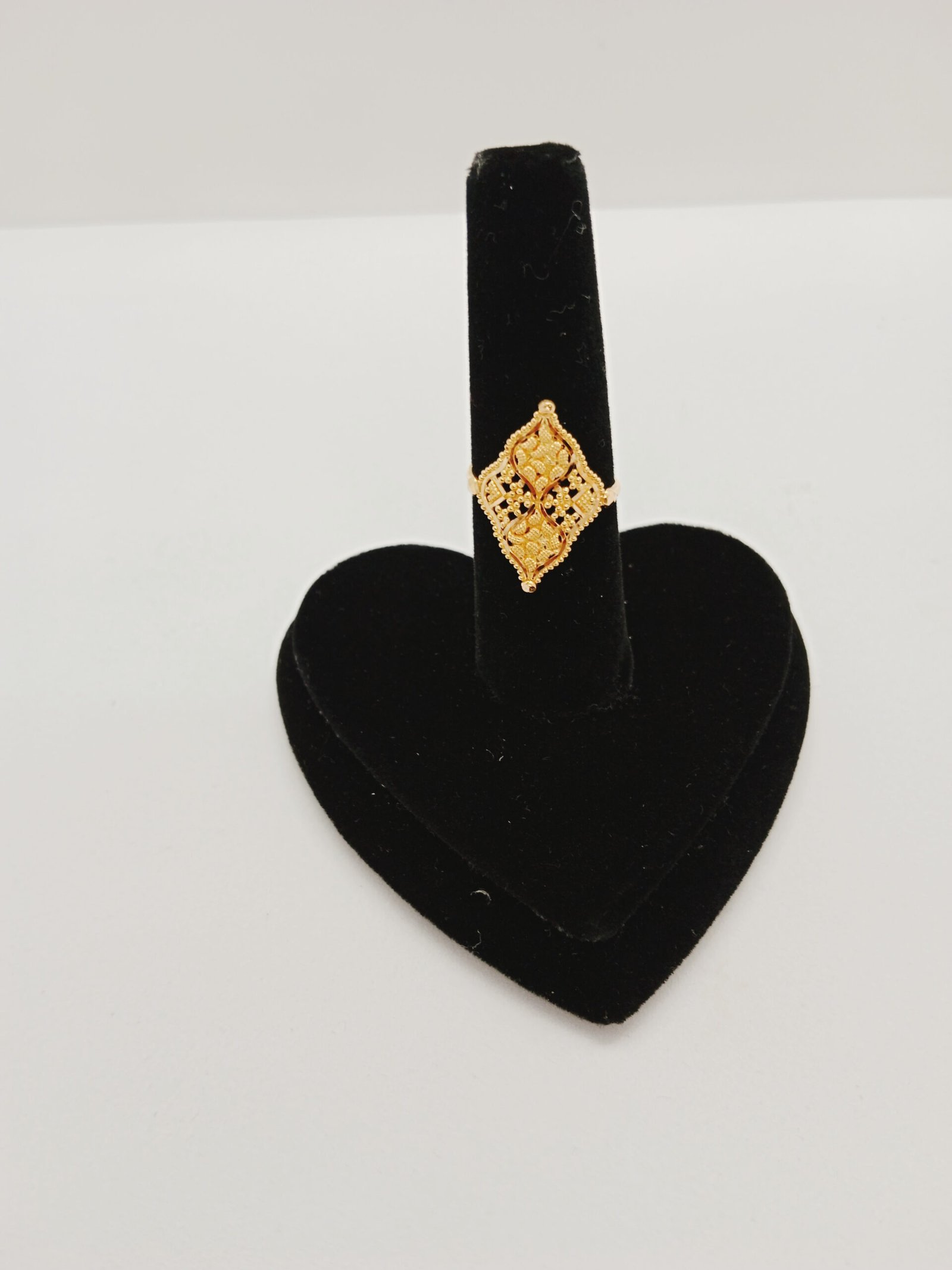 IMG_20231202_181422.jpg Studs - Image 1