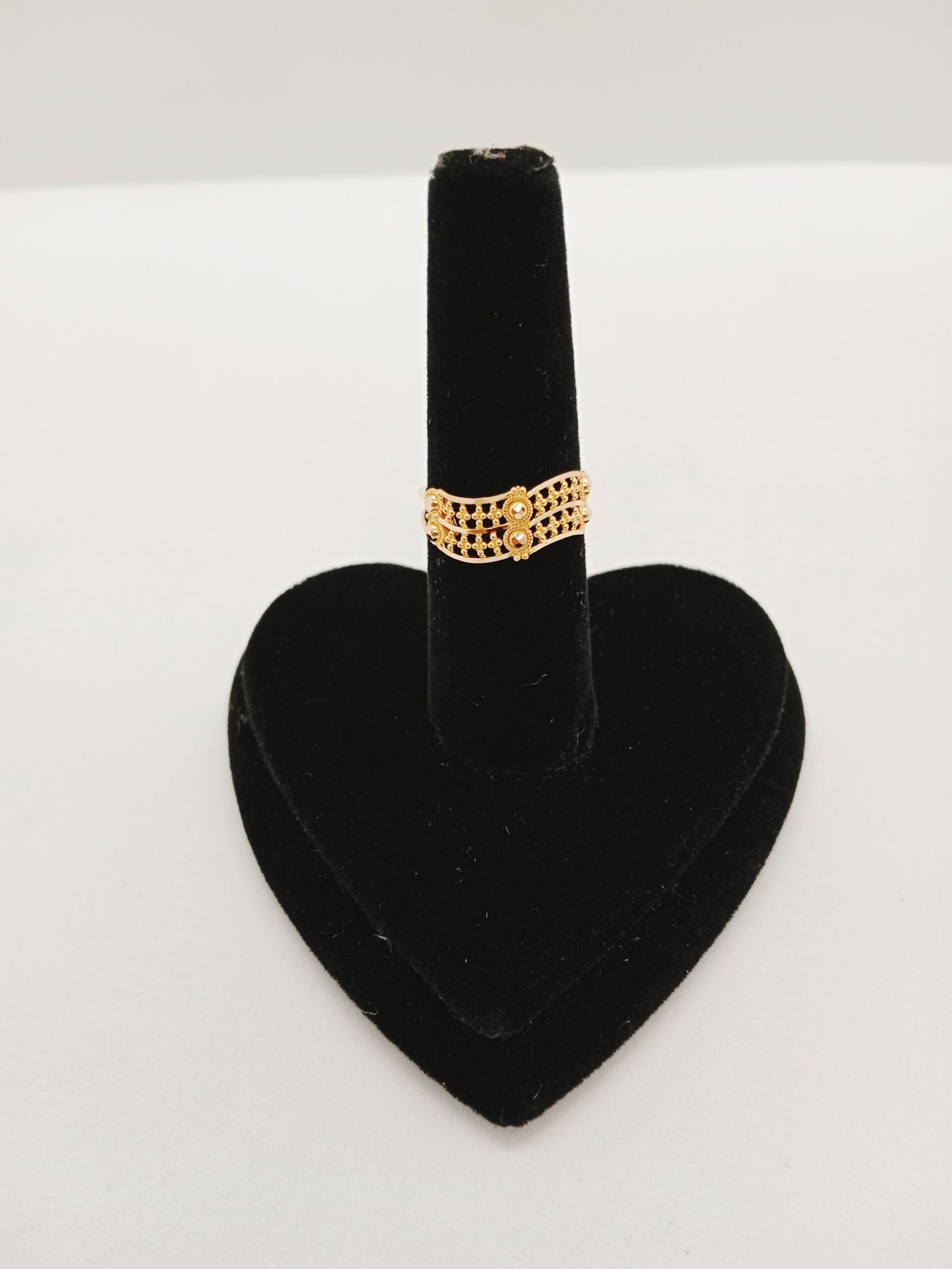 IMG_20231202_181640.jpg Studs - Image 1