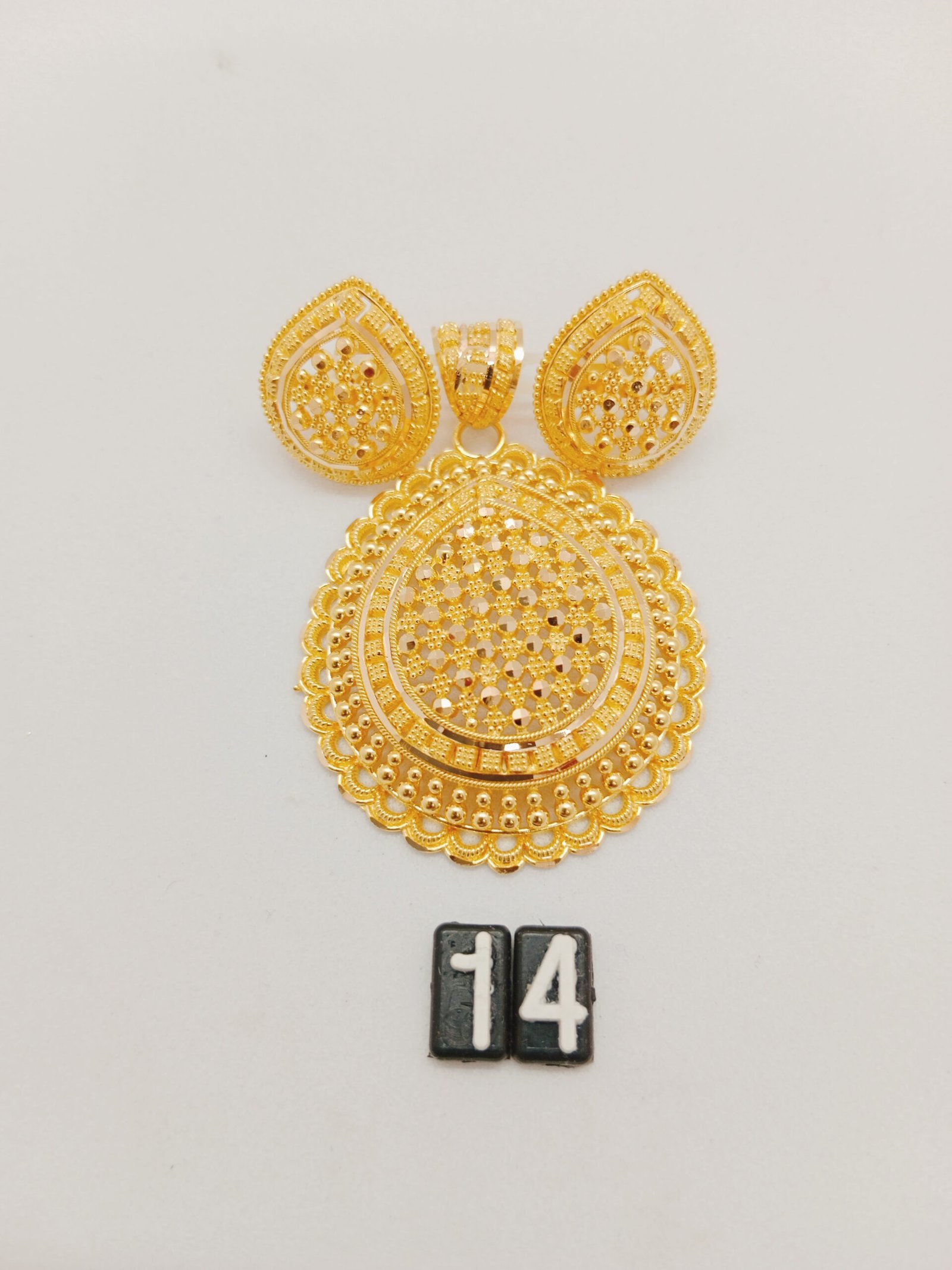 IMG_20231209_143436.jpg Pendant Set - Image 1
