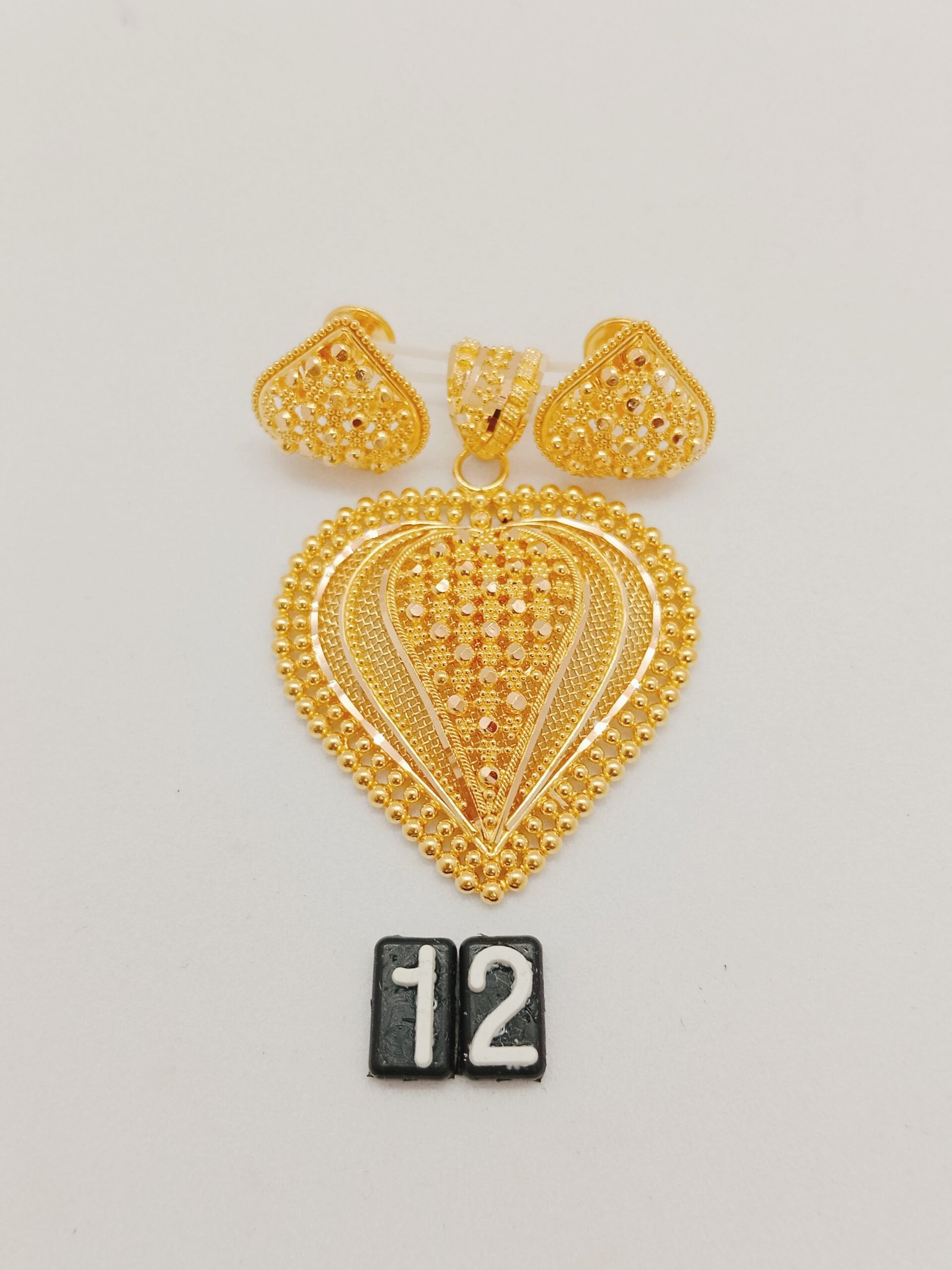 IMG_20231209_143619.jpg Pendant Set - Image 1