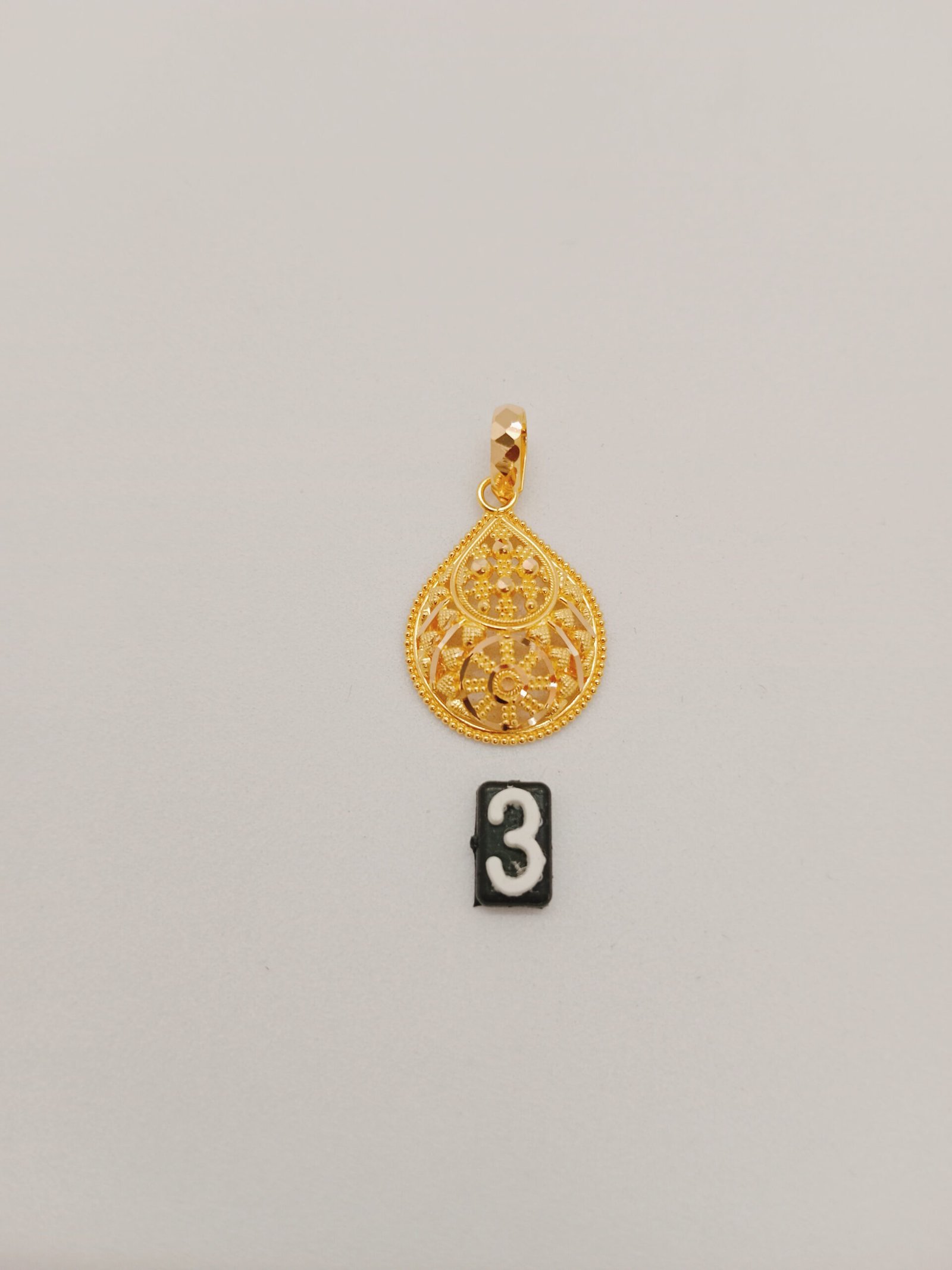 IMG_20231211_131823.jpg Pendant - Image 1