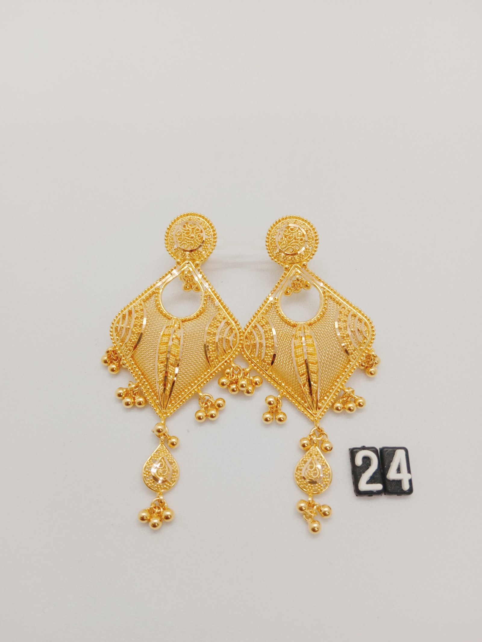 IMG_20231226_173517.jpg Chand Bali & Ear Rings - Image 1