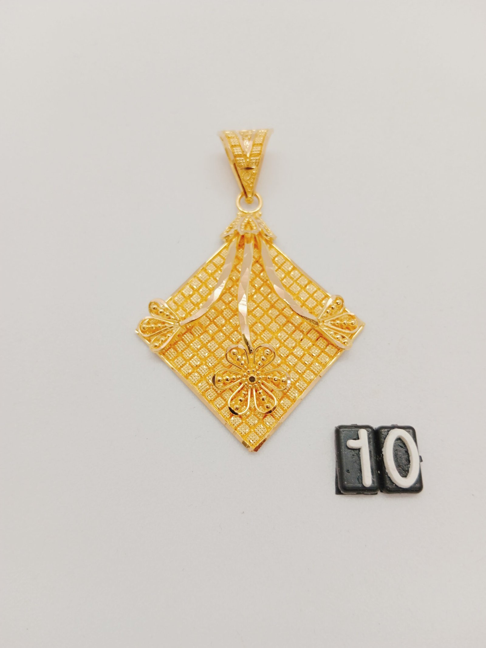 IMG_20231227_123731.jpg Pendant - Image 1