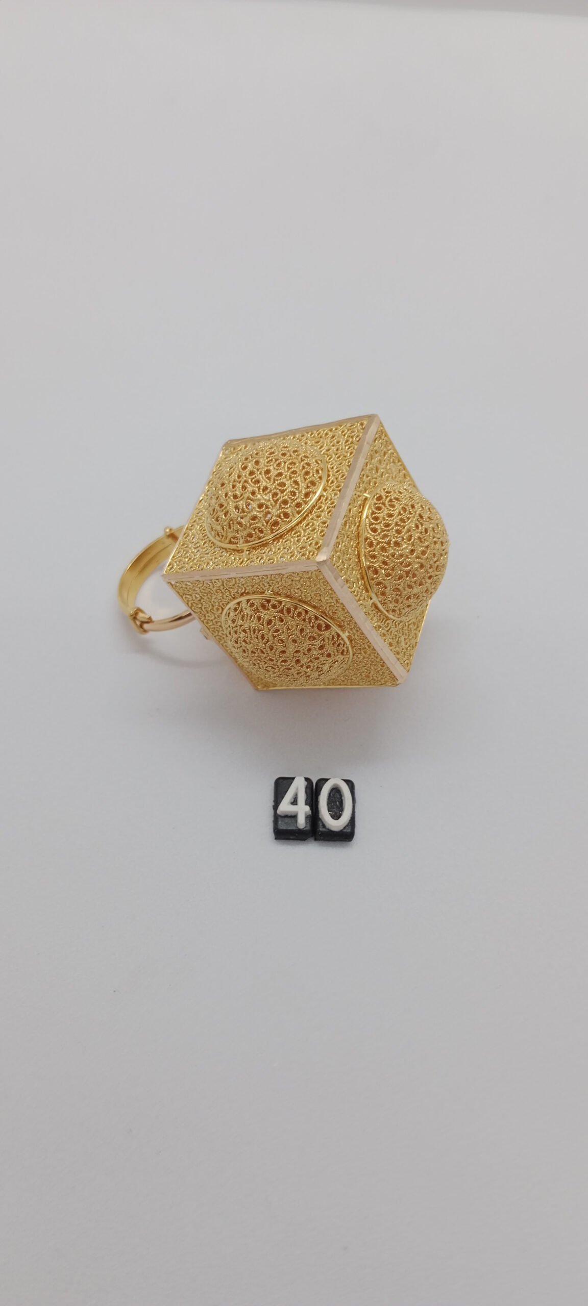 IMG_20240201_122911.jpg Studs - Image 1