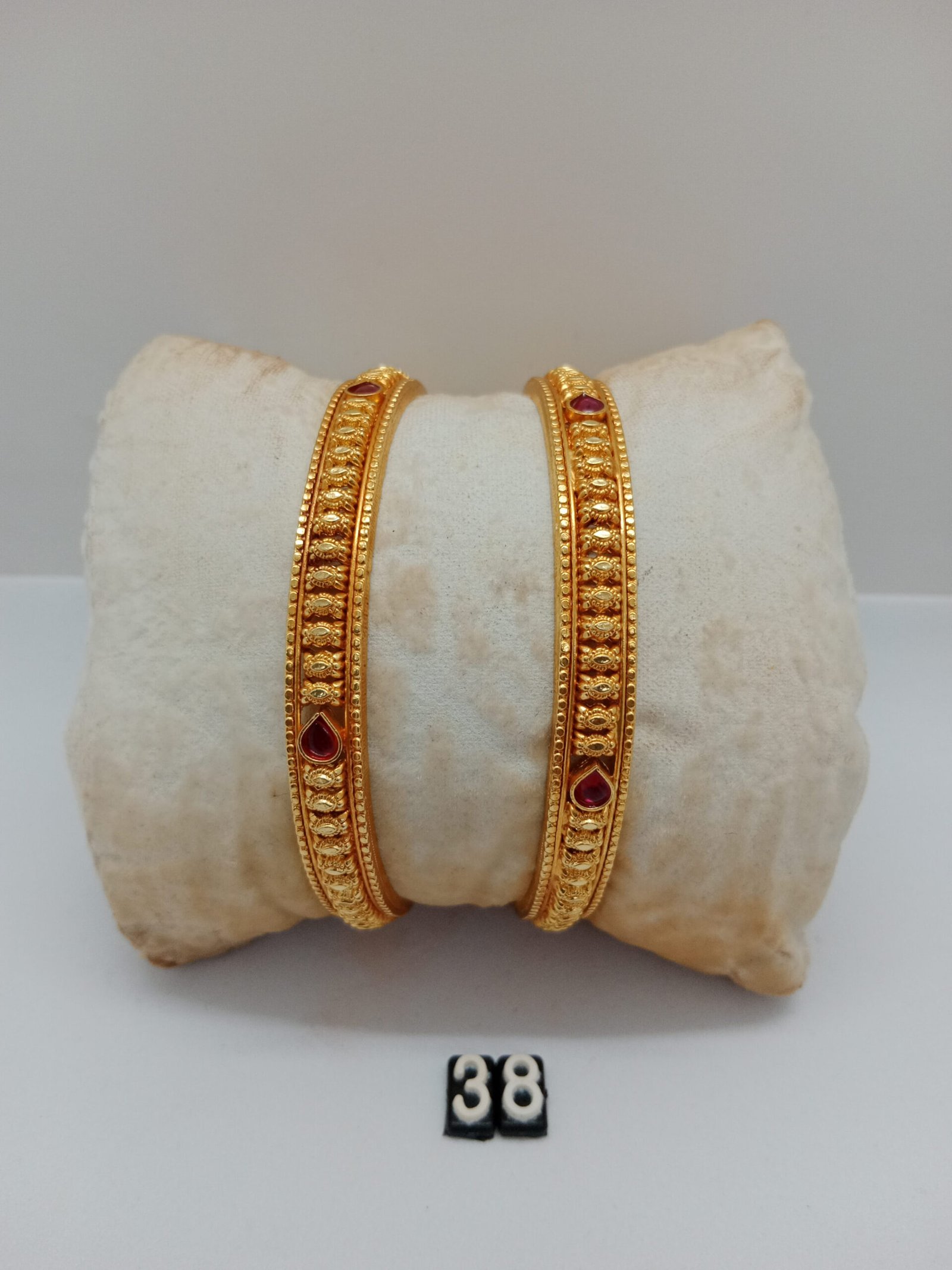 IMG_20240502_141759_Burst01266b07b43225e069.jpg Silver - Image 1