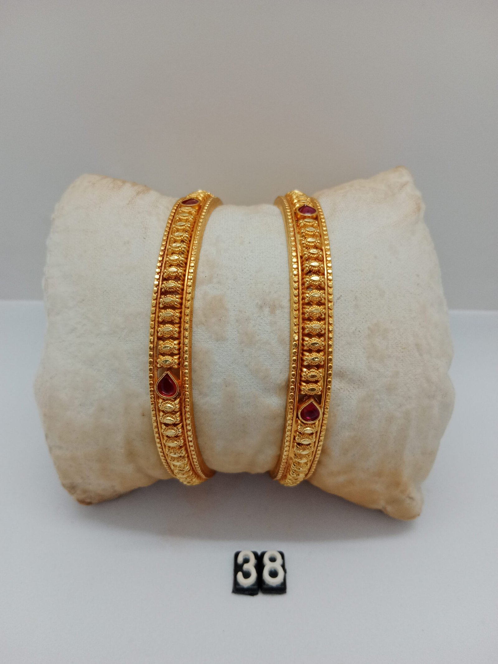 IMG_20240502_141759_Burst04d63e0987907935fb.jpg Silver - Image 1