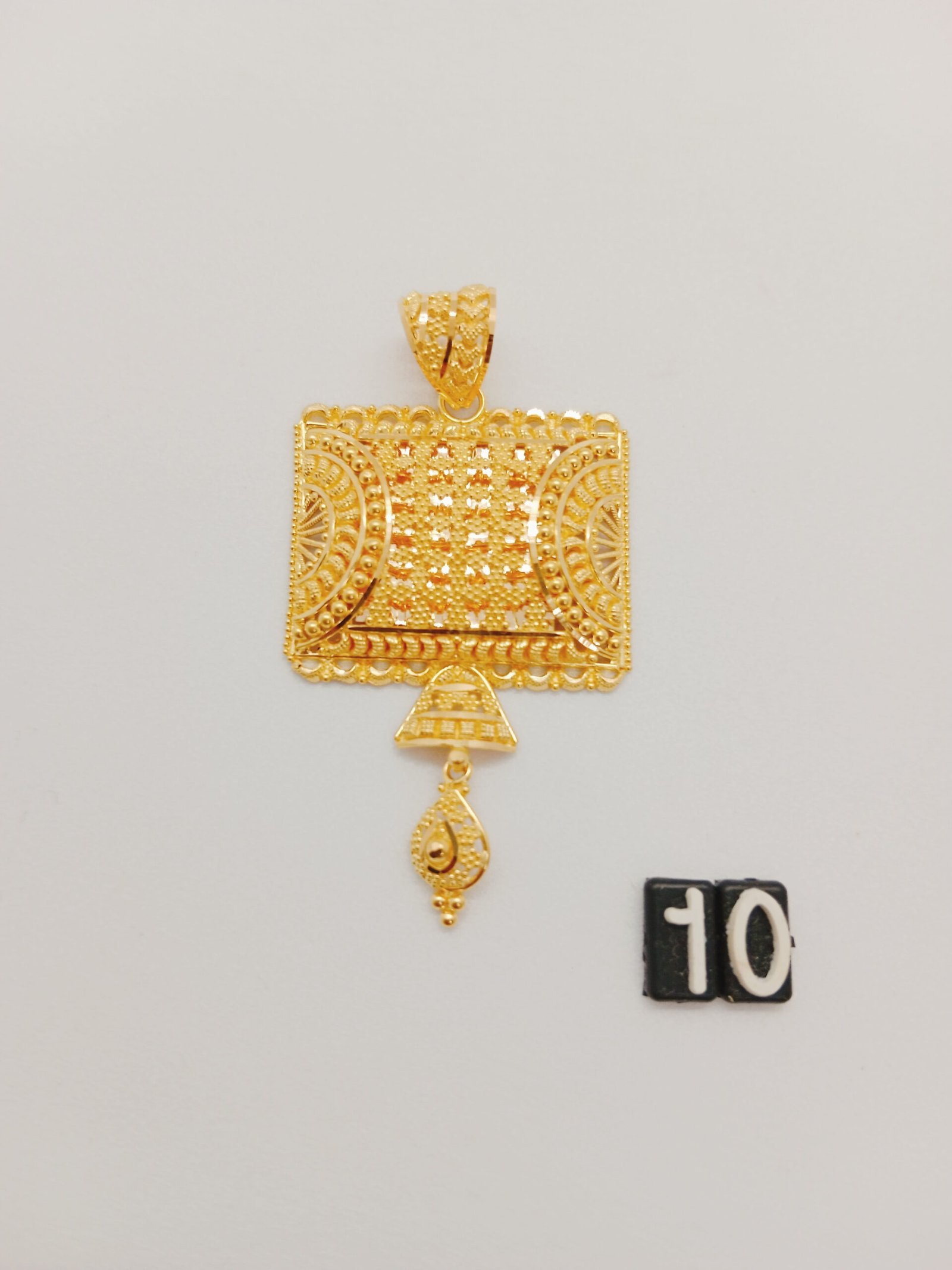 IMG_20240510_173420.jpg Pendant - Image 1