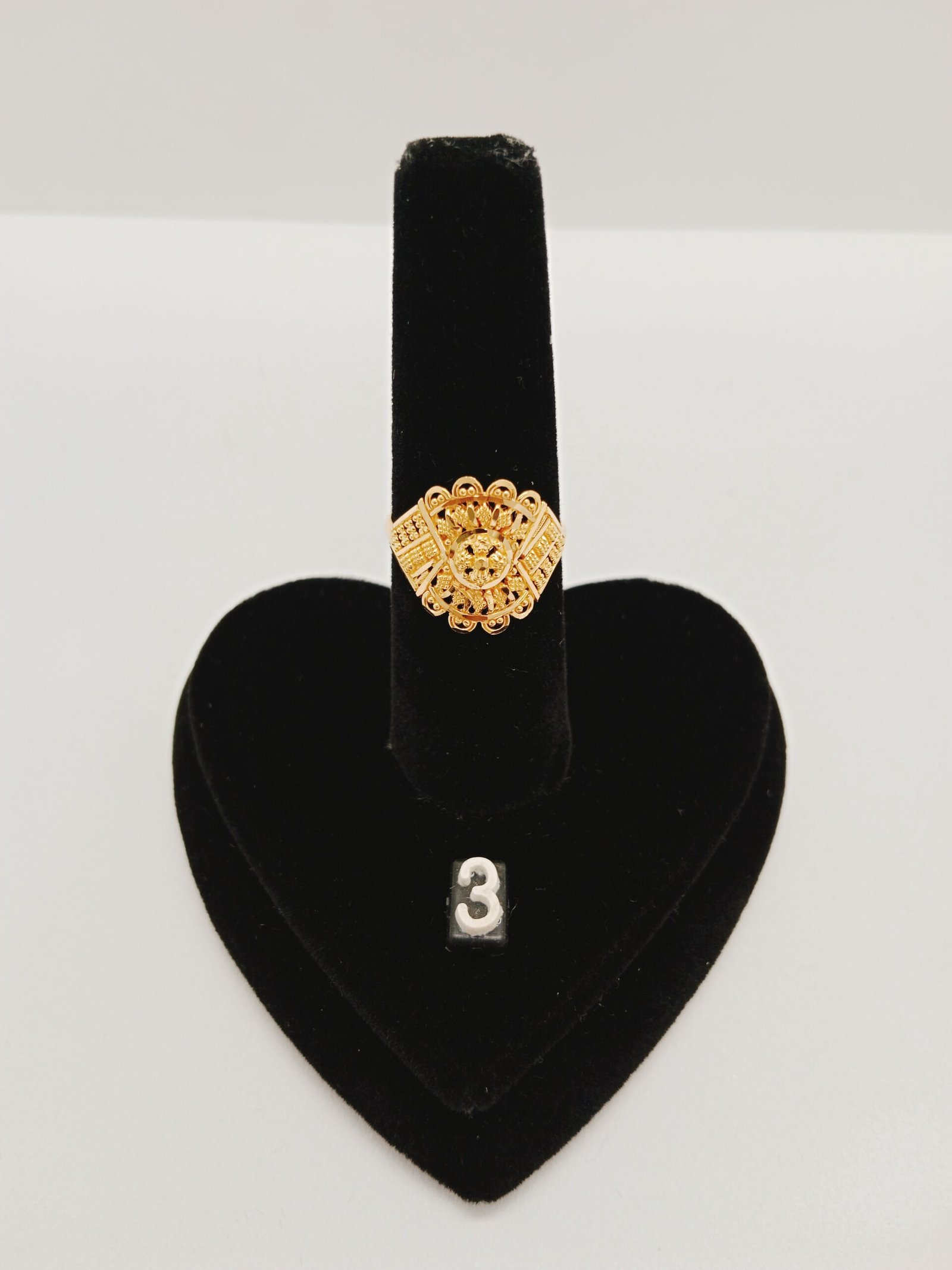 IMG_20240511_160242.jpg Studs - Image 1