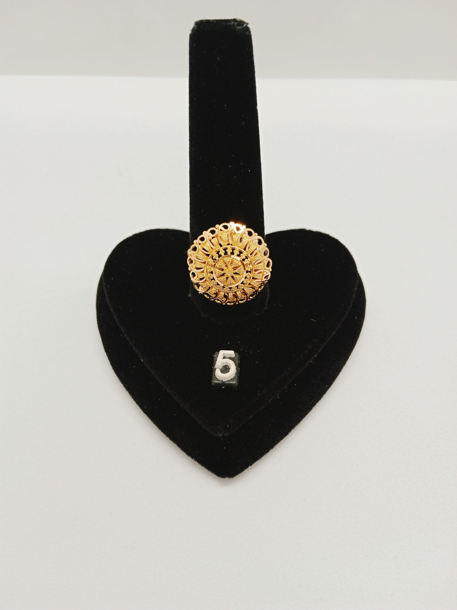 IMG_20240511_160315.jpg Studs - Image 1