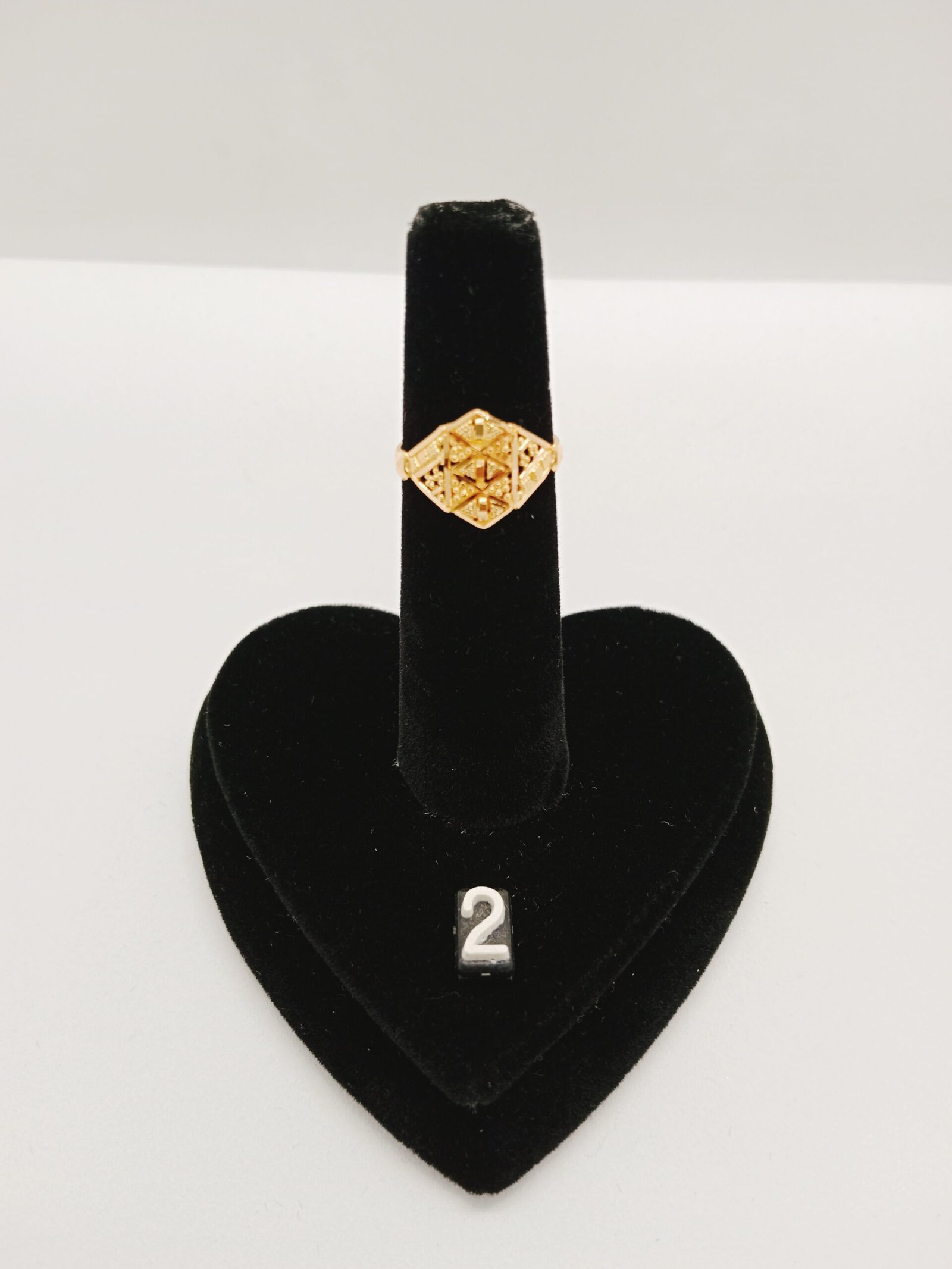 IMG_20240511_160343.jpg Studs - Image 1